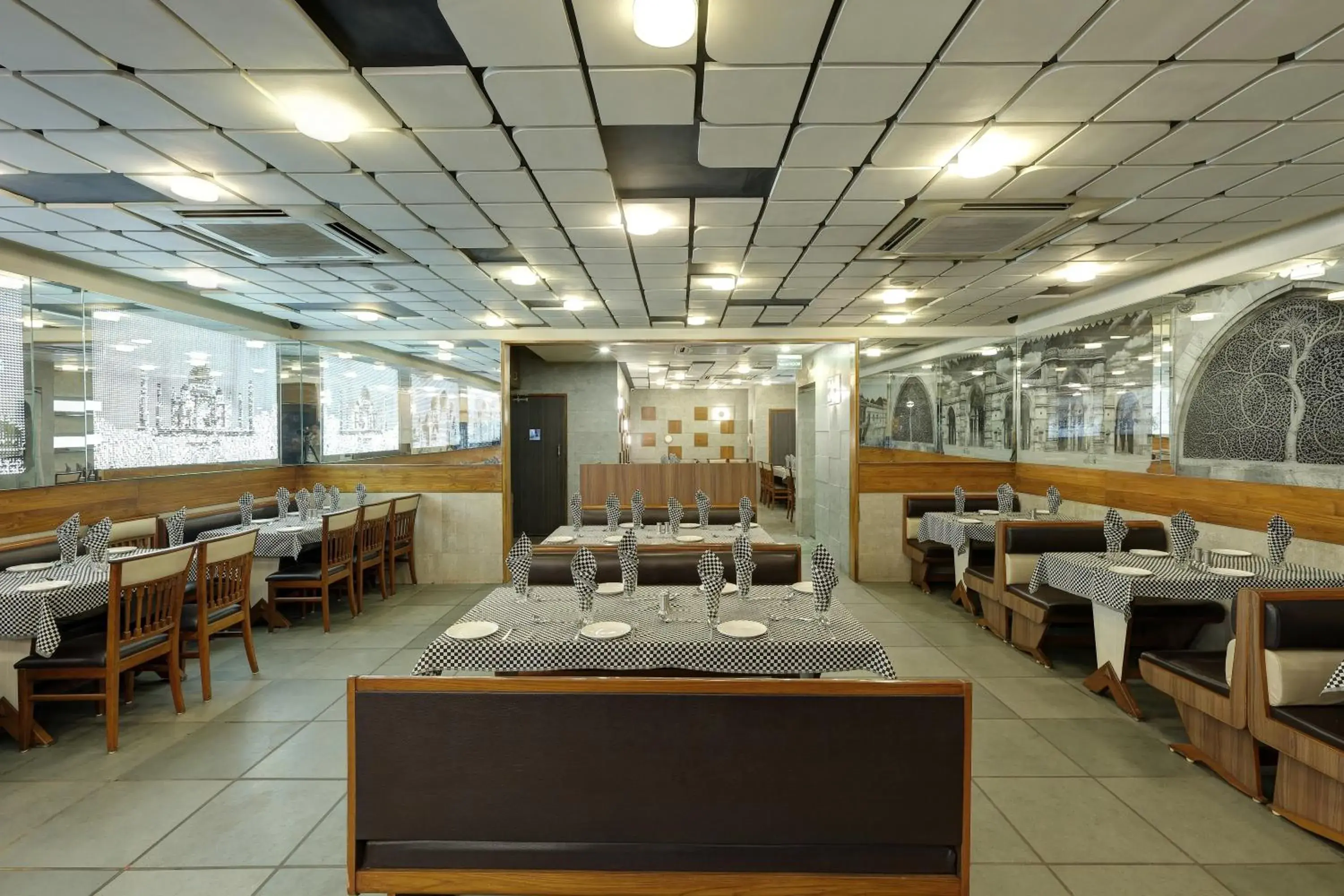 Restaurant/places to eat in Hotel Good Night Restaurant/places to eat in Hotel Good Night