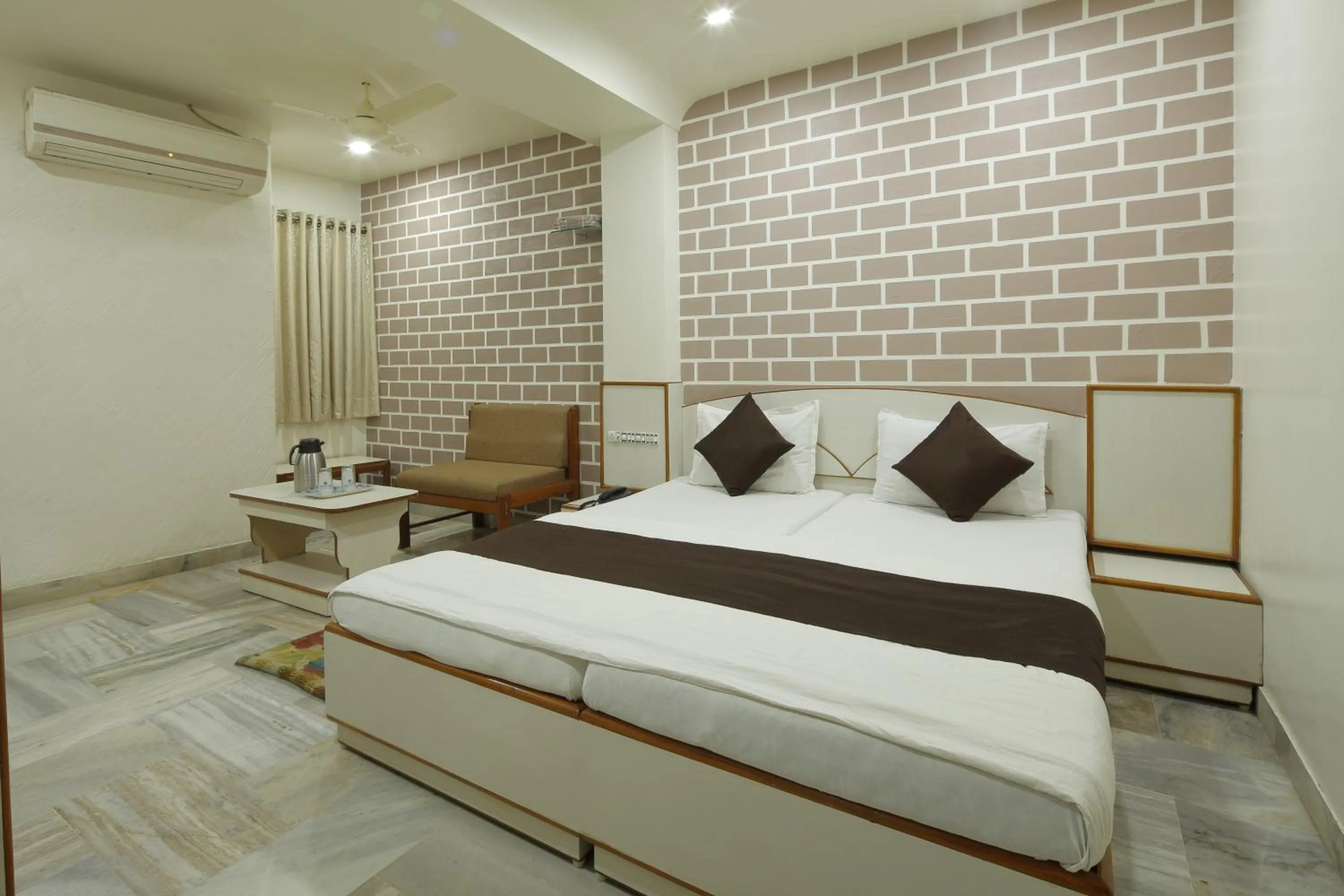 Photo of the whole room, Bed in Hotel Good Night