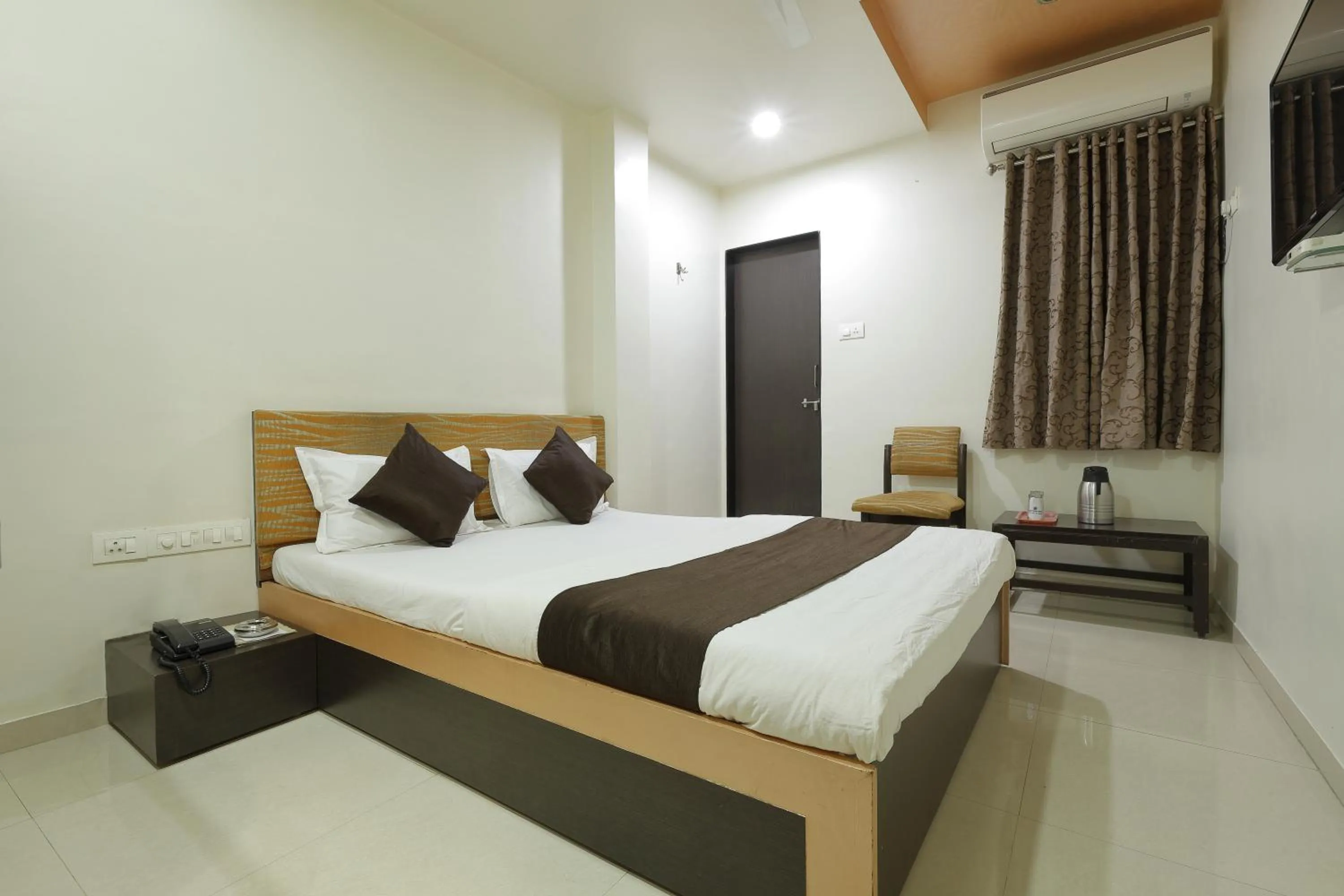 Photo of the whole room, Bed in Hotel Good Night