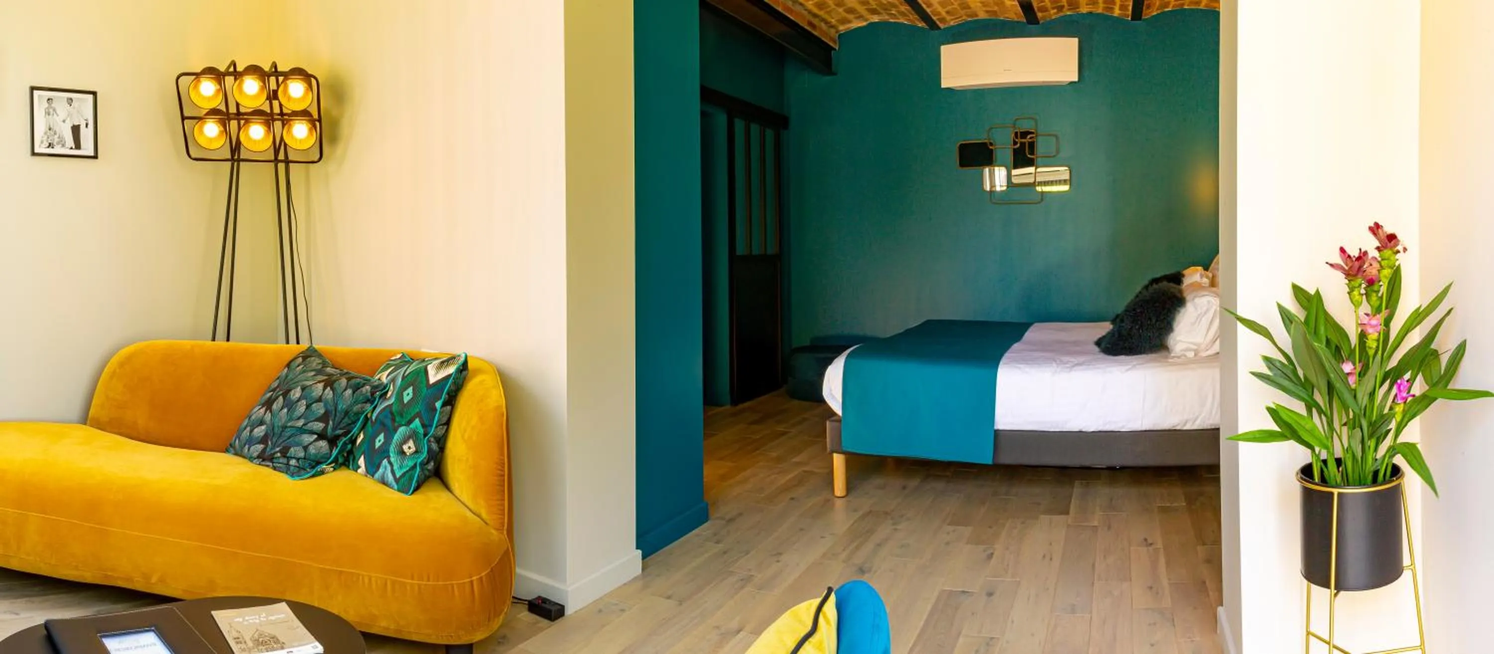 Photo of the whole room, Bed in La Ressourçante