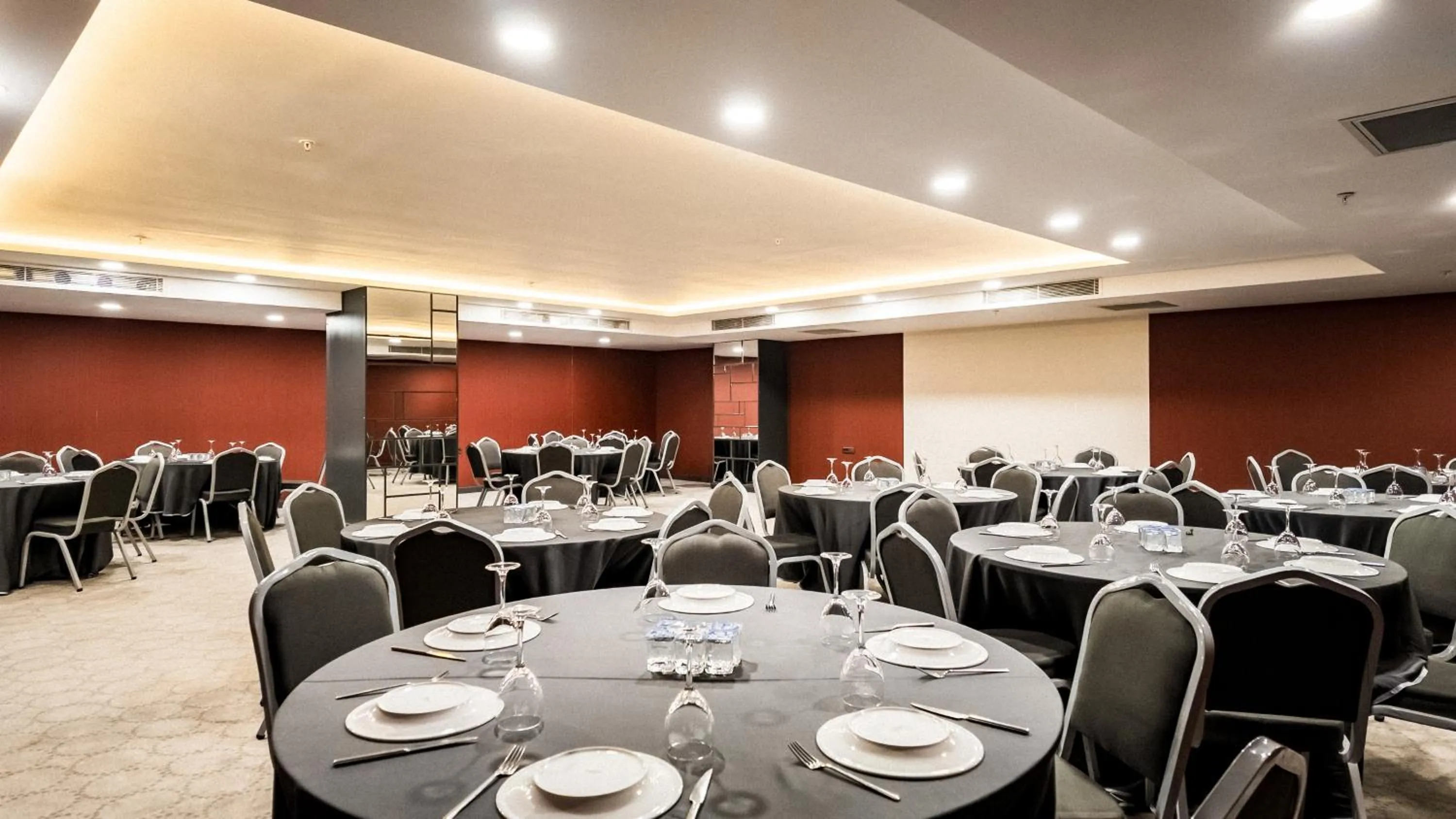 Meeting/conference room in ANGEL'S PARK HOTEL