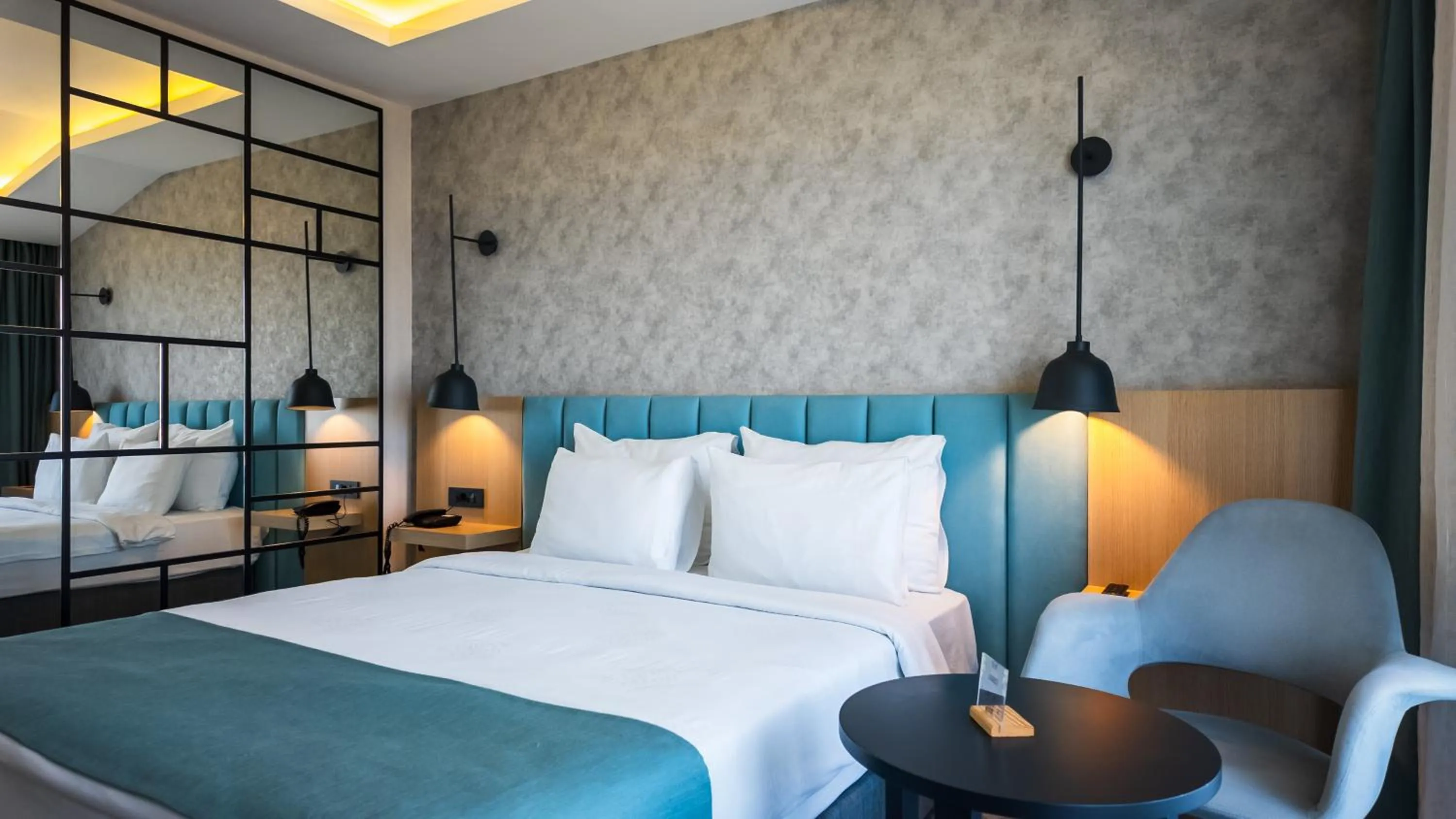 Living room, Bed in ANGEL'S PARK HOTEL