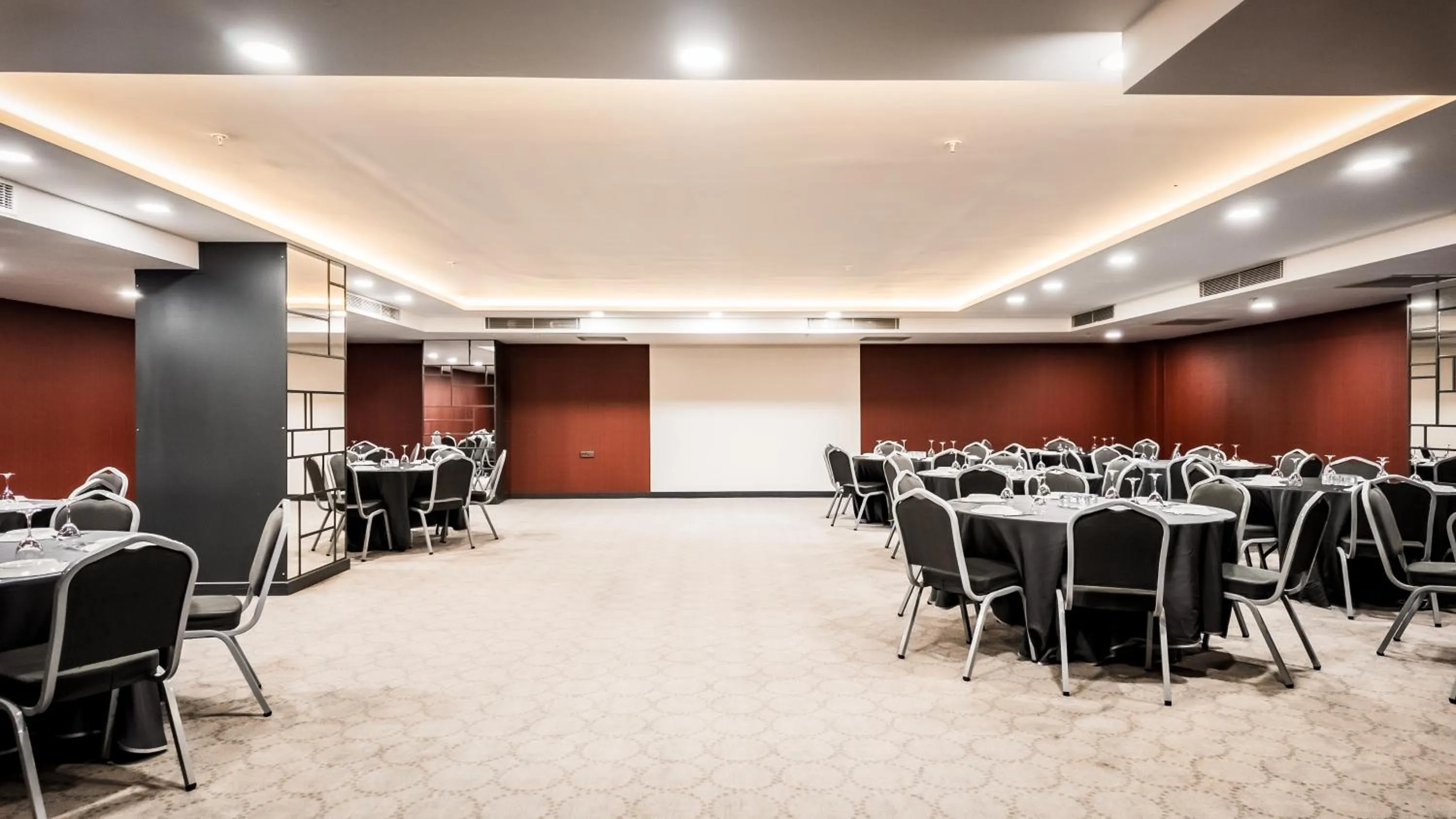 Meeting/conference room in ANGEL'S PARK HOTEL