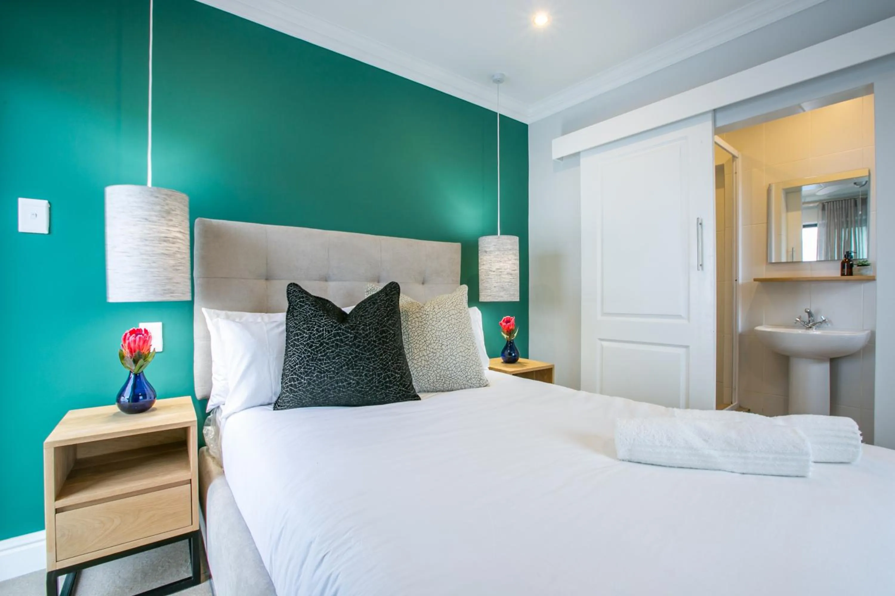 Bed in Hout & About Guest House