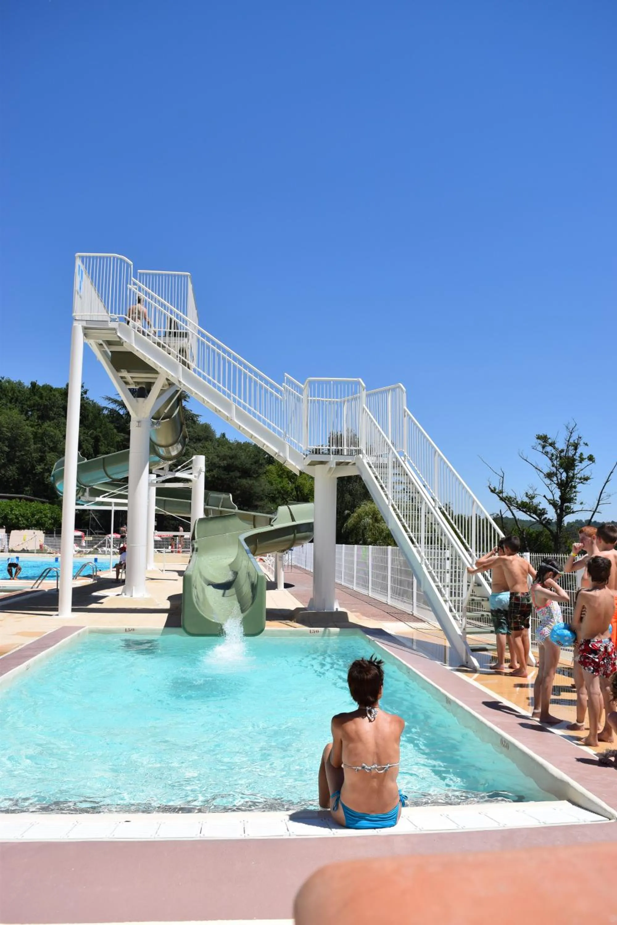 Staff in Camping - Village Vacances du Lac