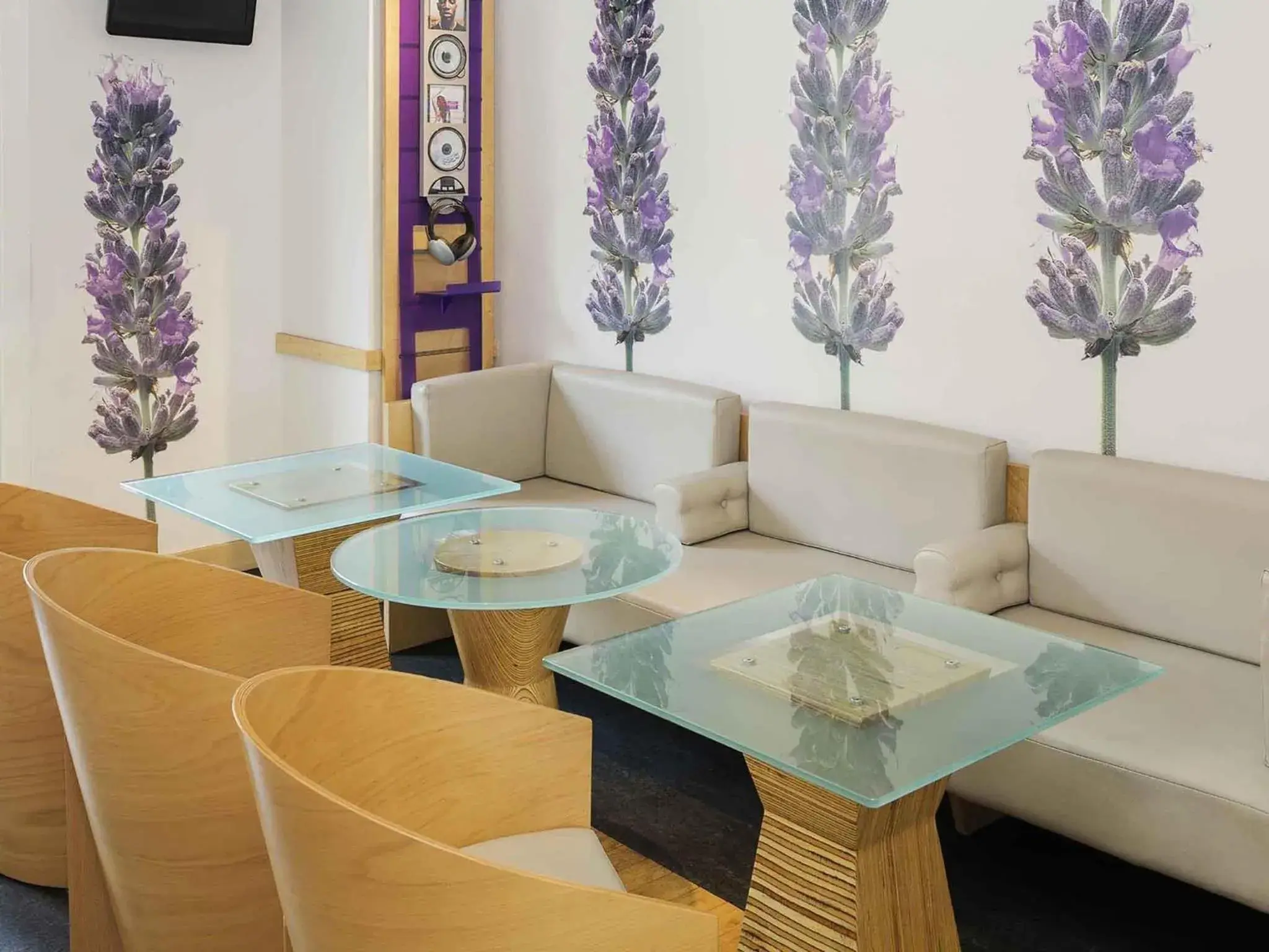 Lounge or bar in ibis Metz Centre Gare Lounge or bar in ibis Metz Centre Gare