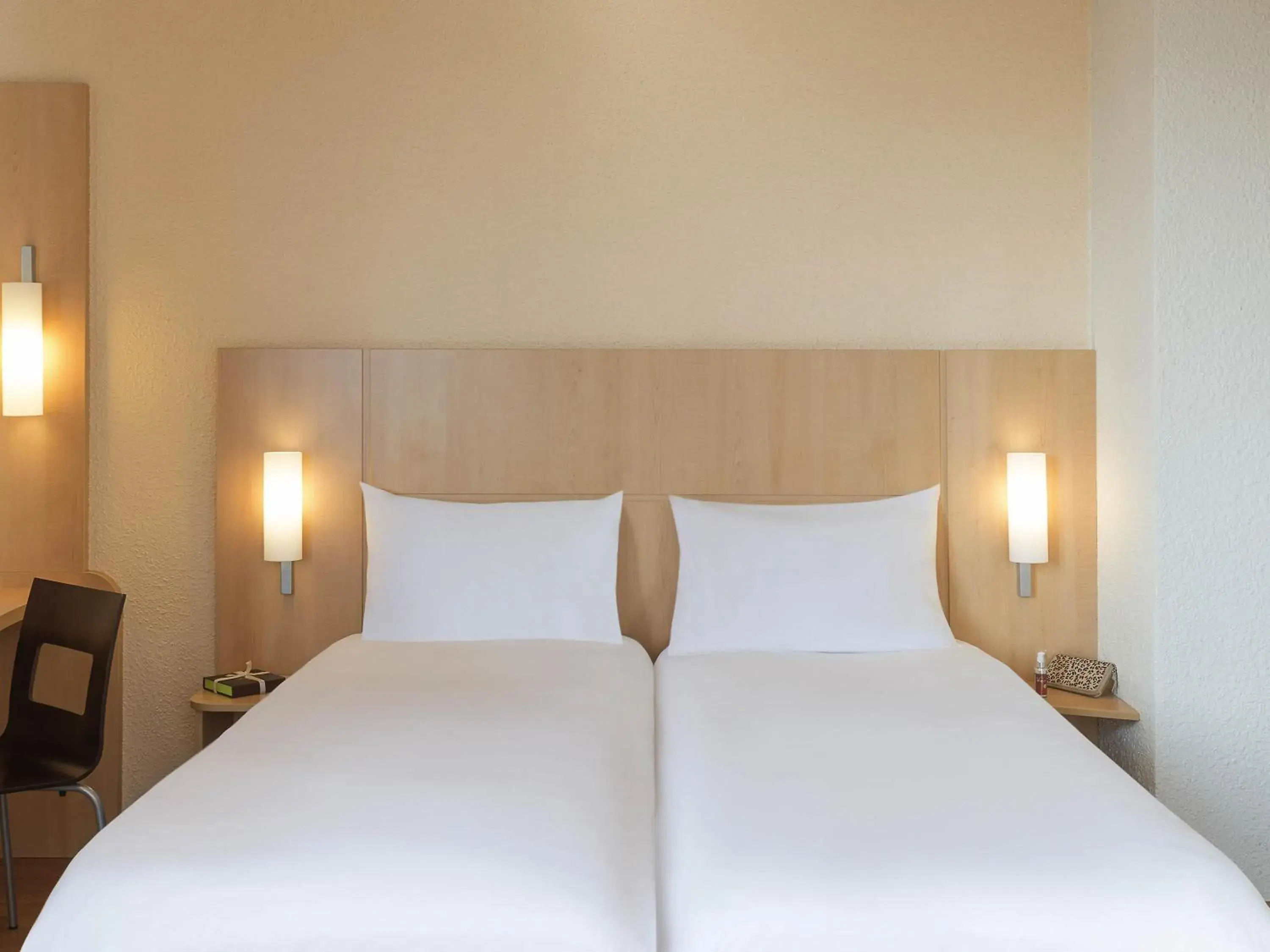 Bedroom, Bed in ibis Metz Centre Gare Bedroom, Bed in ibis Metz Centre Gare