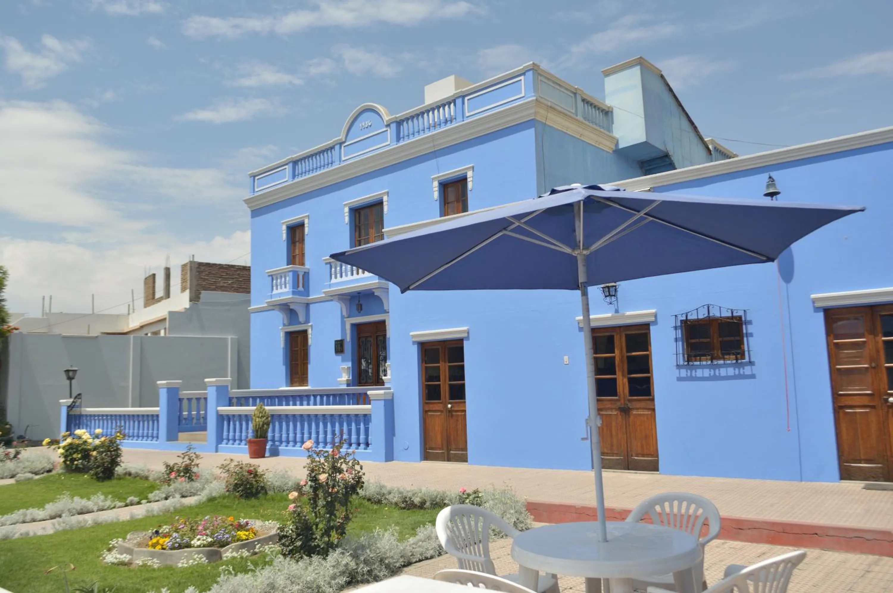 Facade/entrance in Las Mercedes