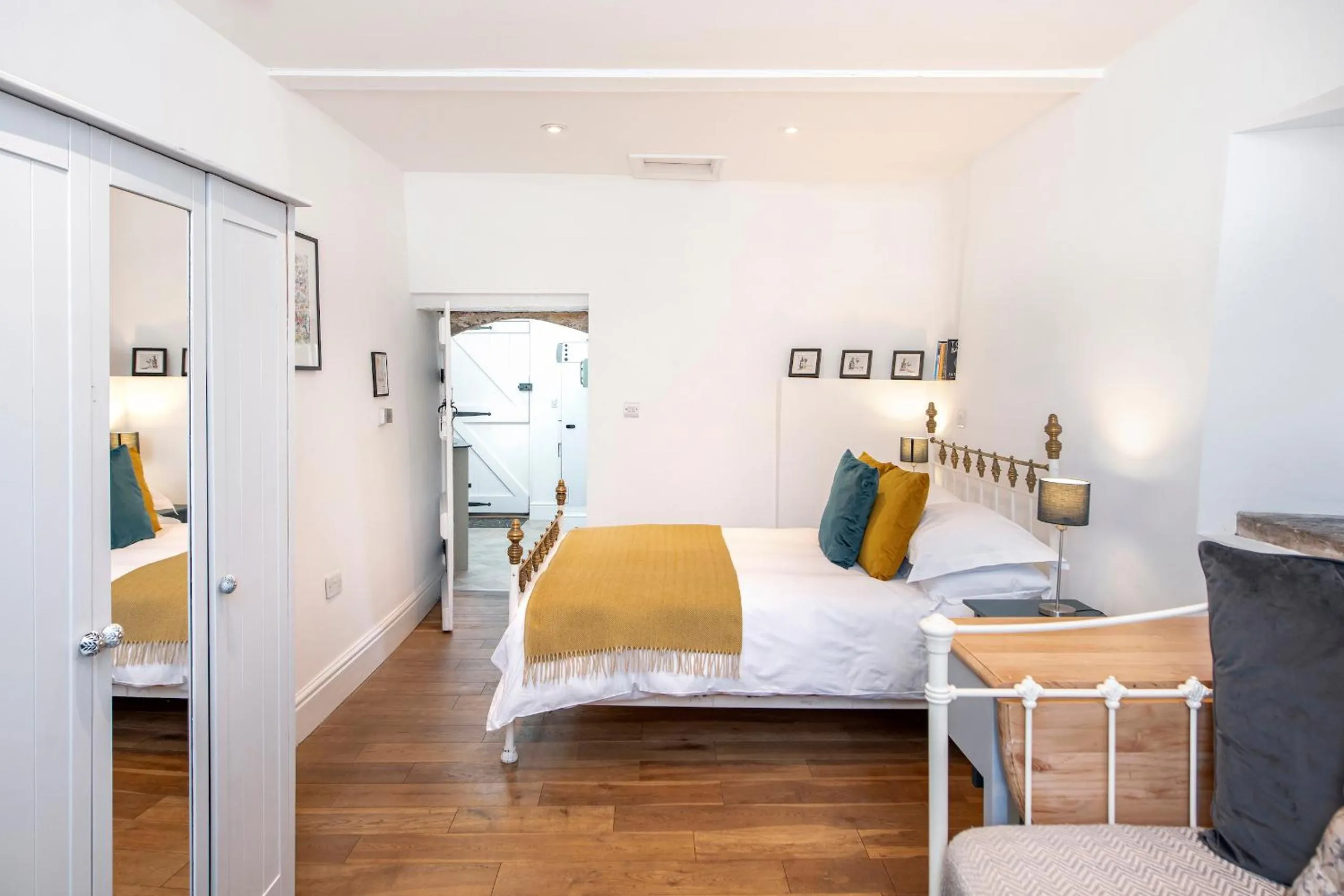 Photo of the whole room, Bed in The Old Parsonage