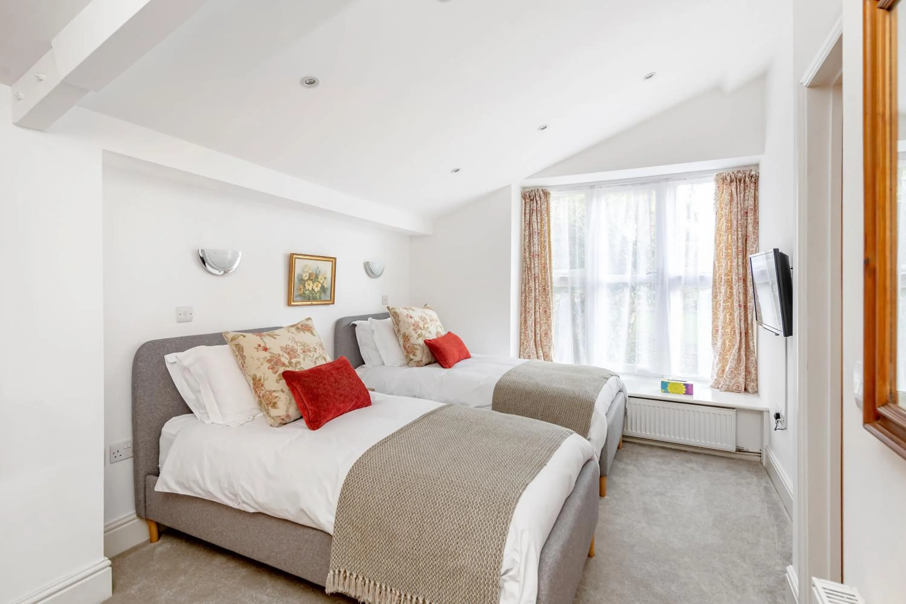 Bedroom, Bed in The Old Parsonage