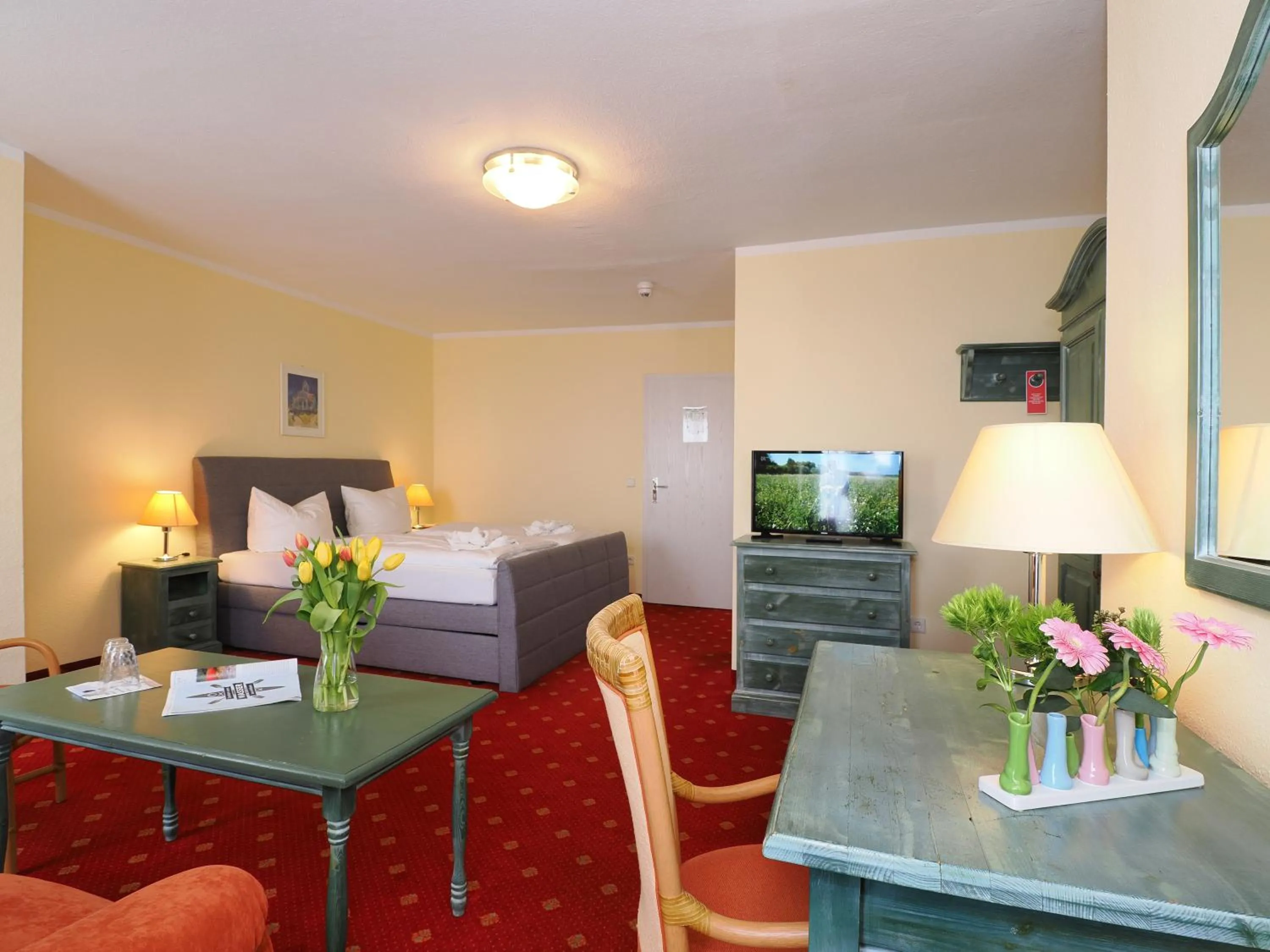 Photo of the whole room, Bed in Hotel See-Eck