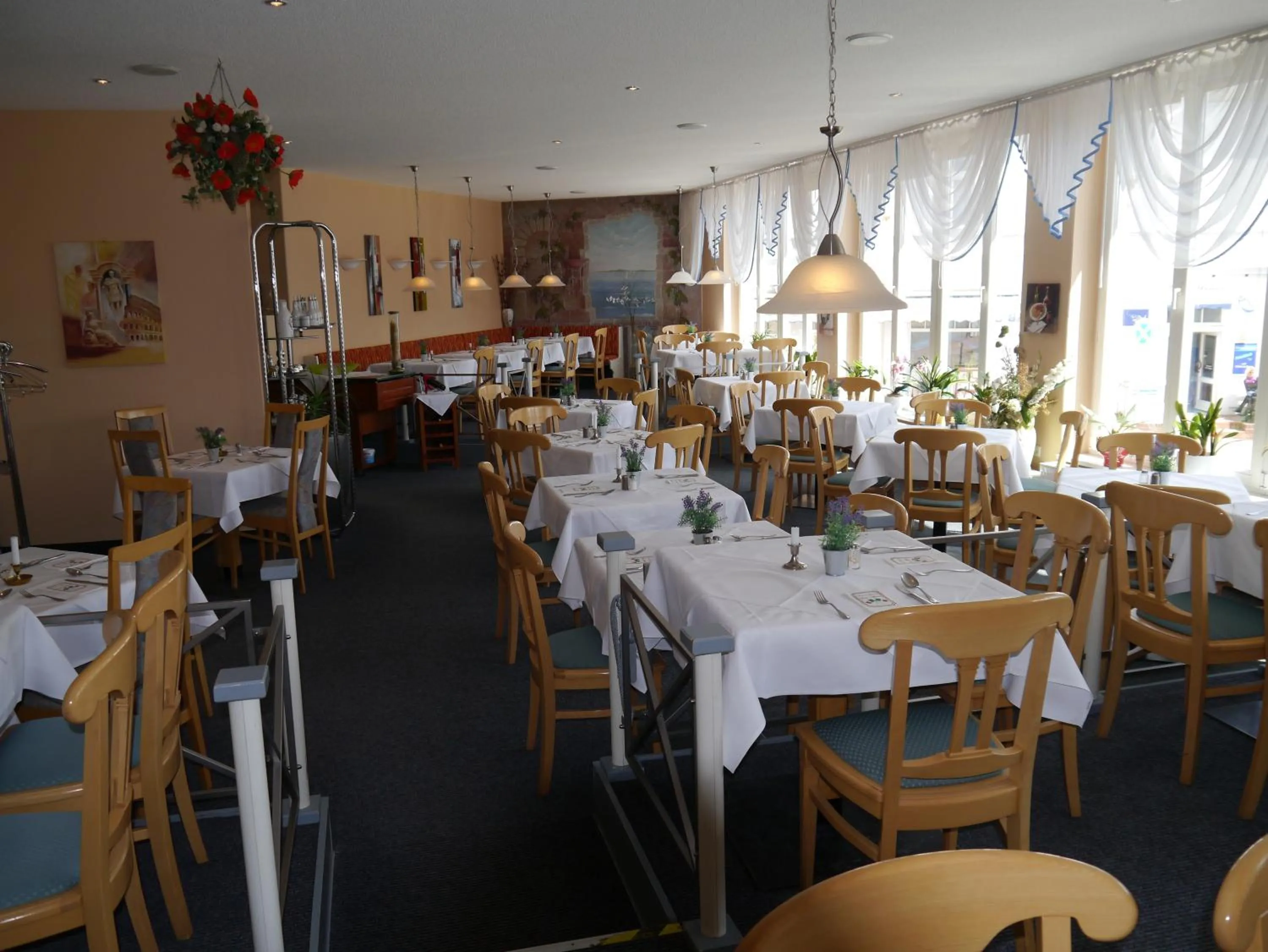 Restaurant/places to eat in Hotel See-Eck
