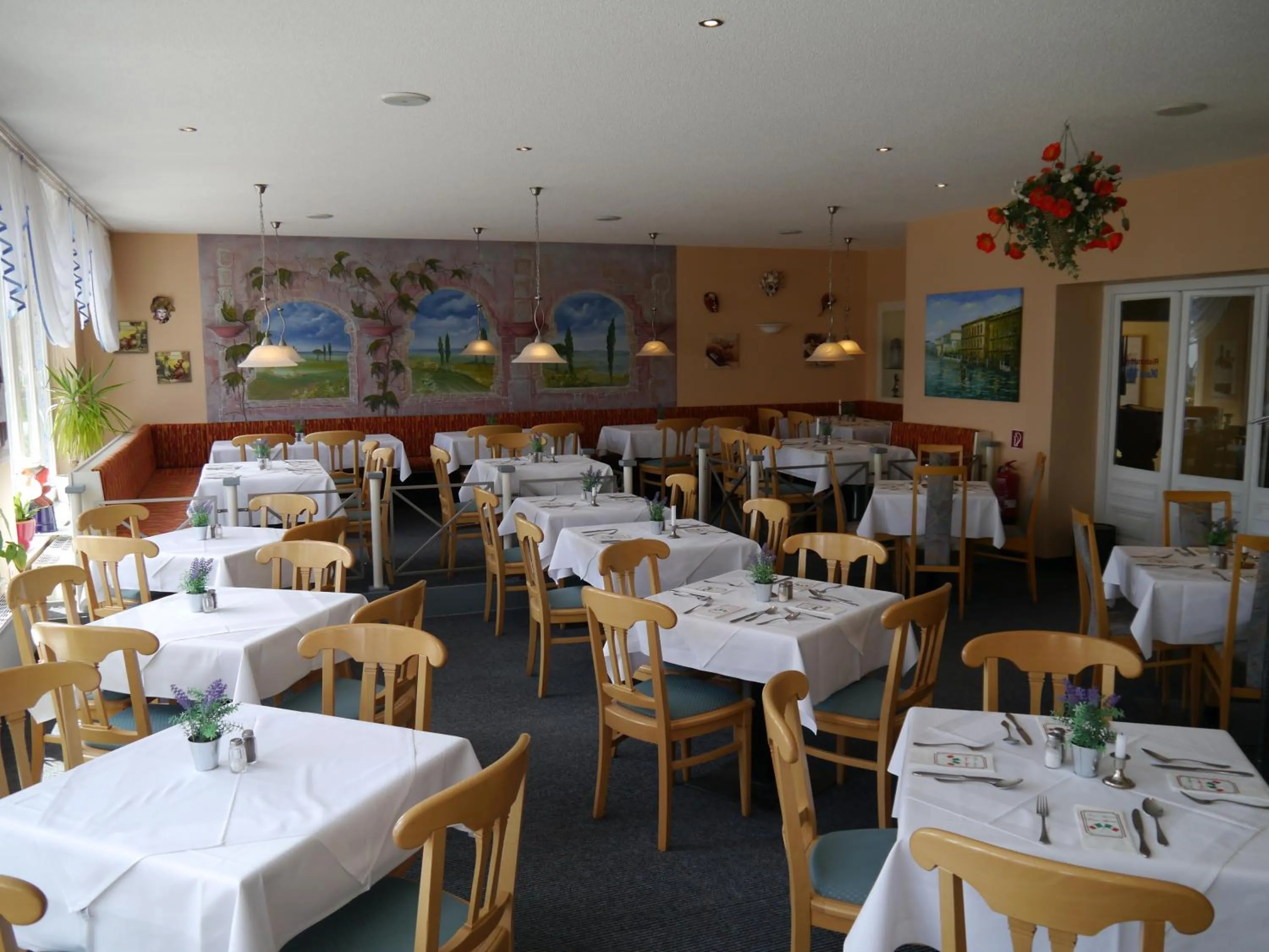 Restaurant/places to eat in Hotel See-Eck