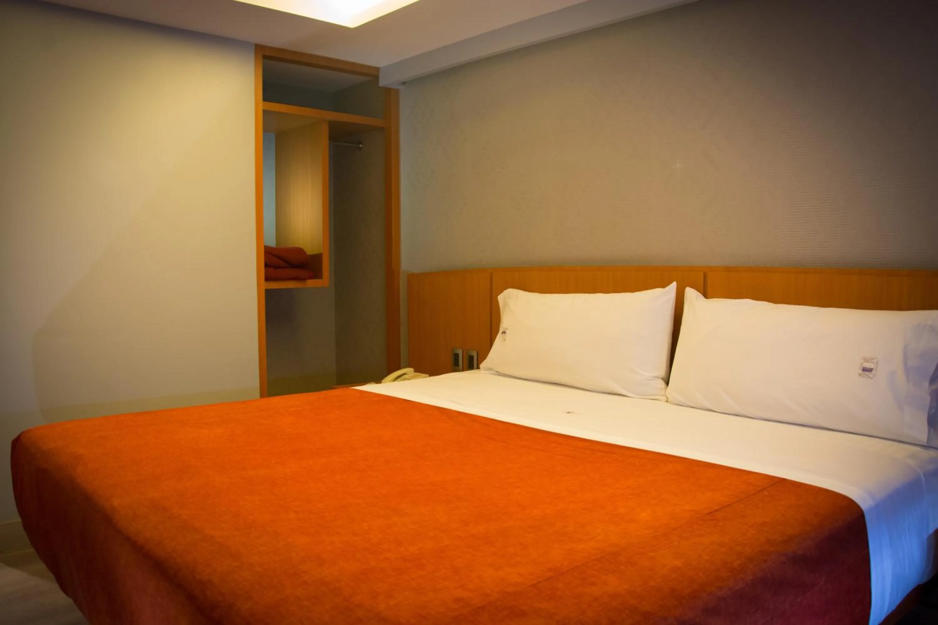 Bed in Hotel El Senador