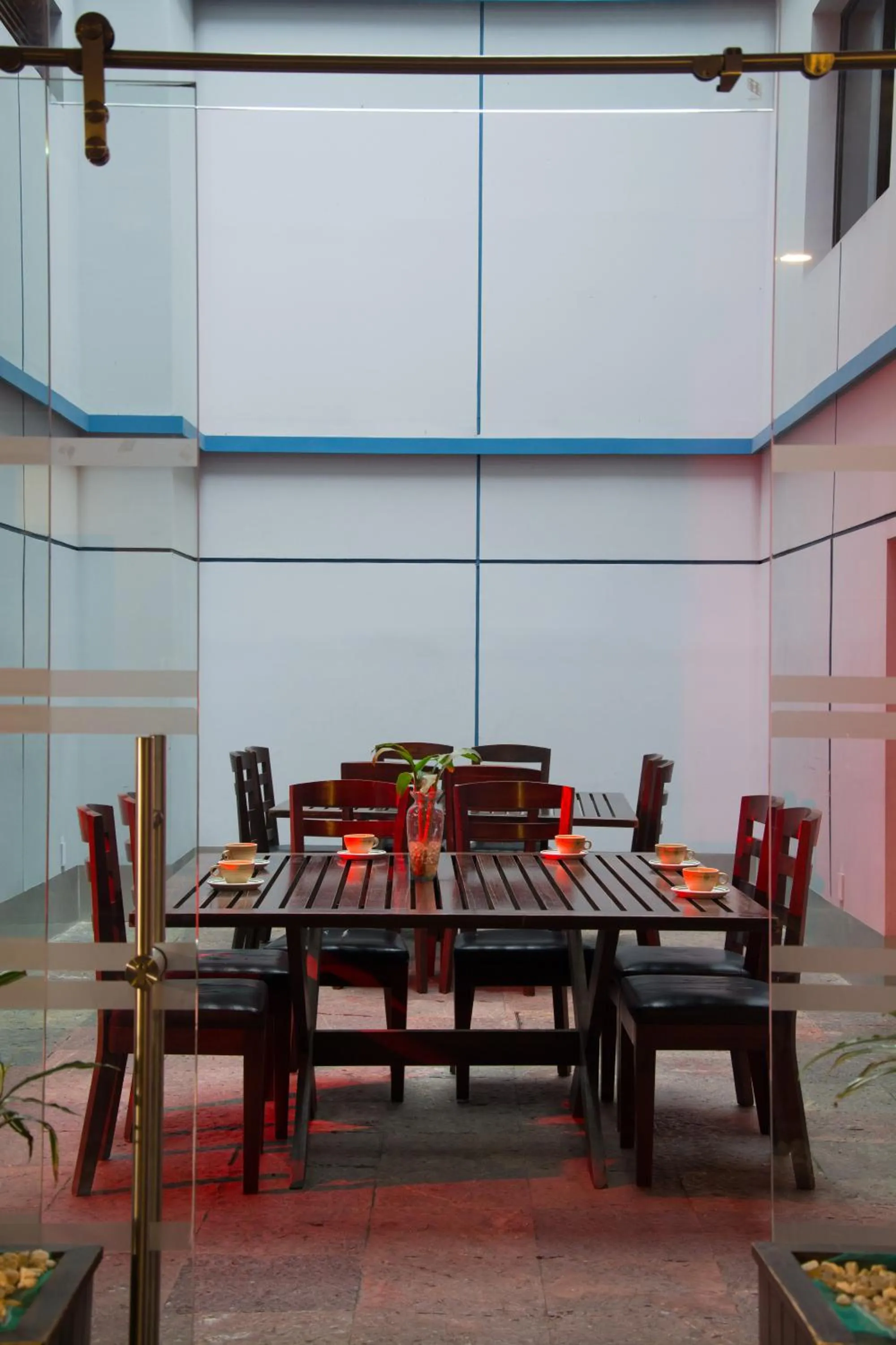 Restaurant/places to eat in Hotel El Senador