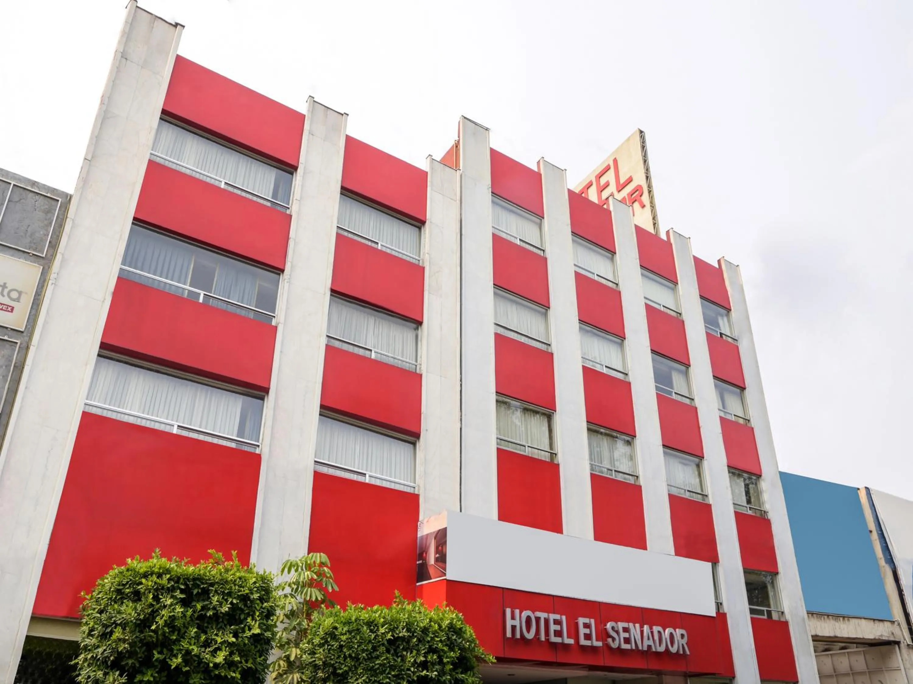 Property building in Hotel El Senador
