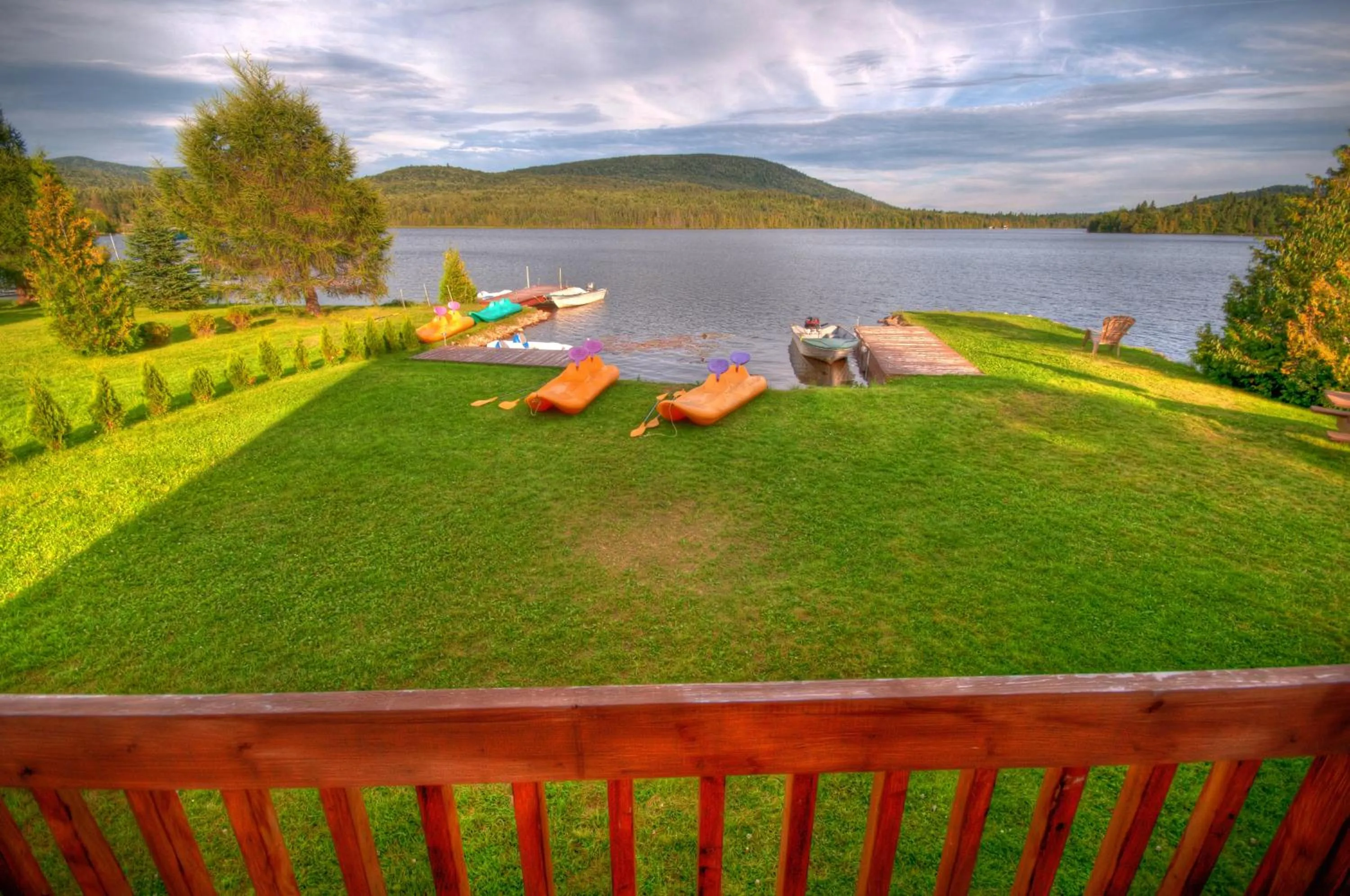 Property building in Le Chalet Relax du Lac St-Tite