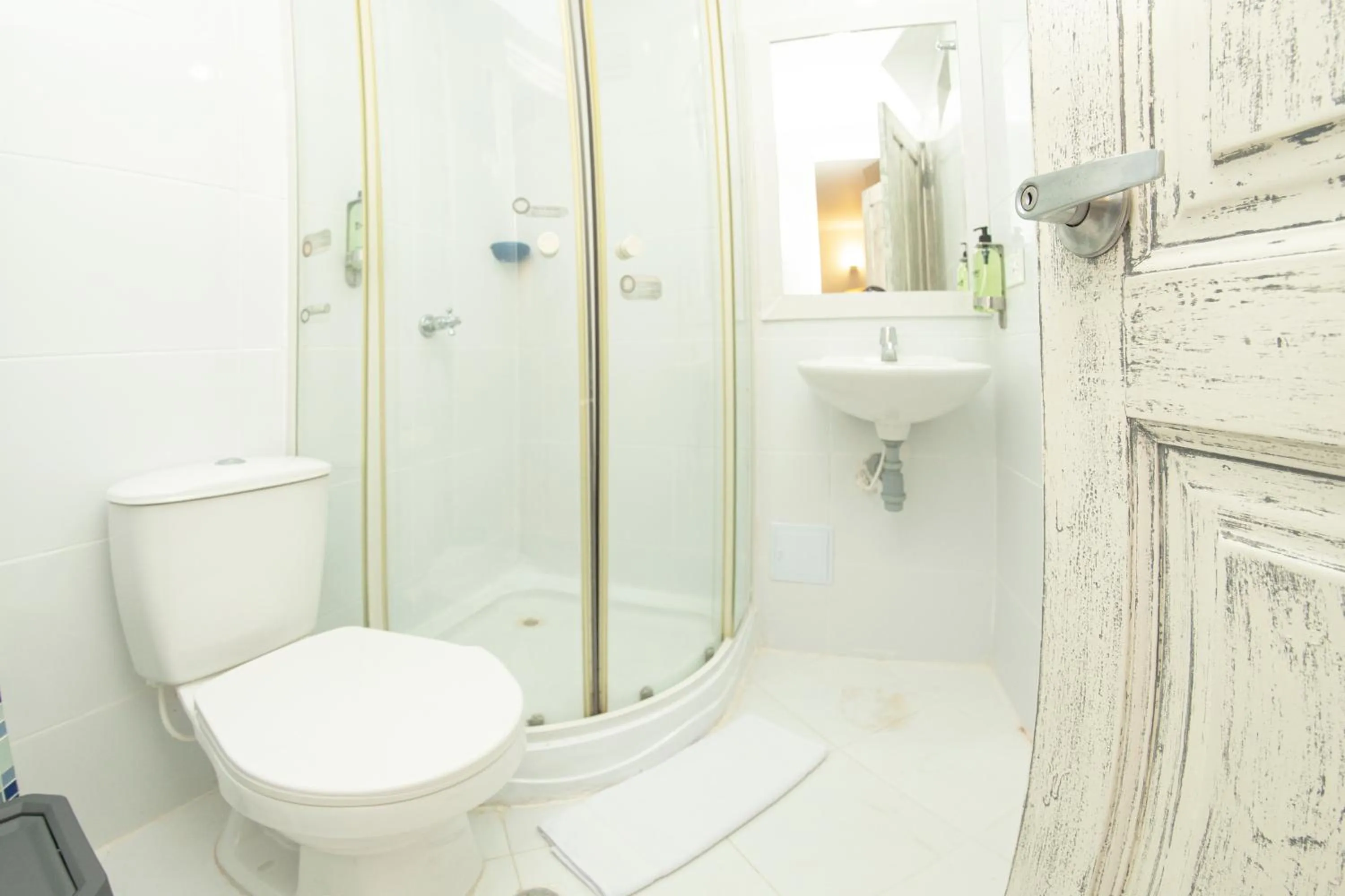 Bathroom in Casa Amanzi Cartagena by Bernalo Hotels