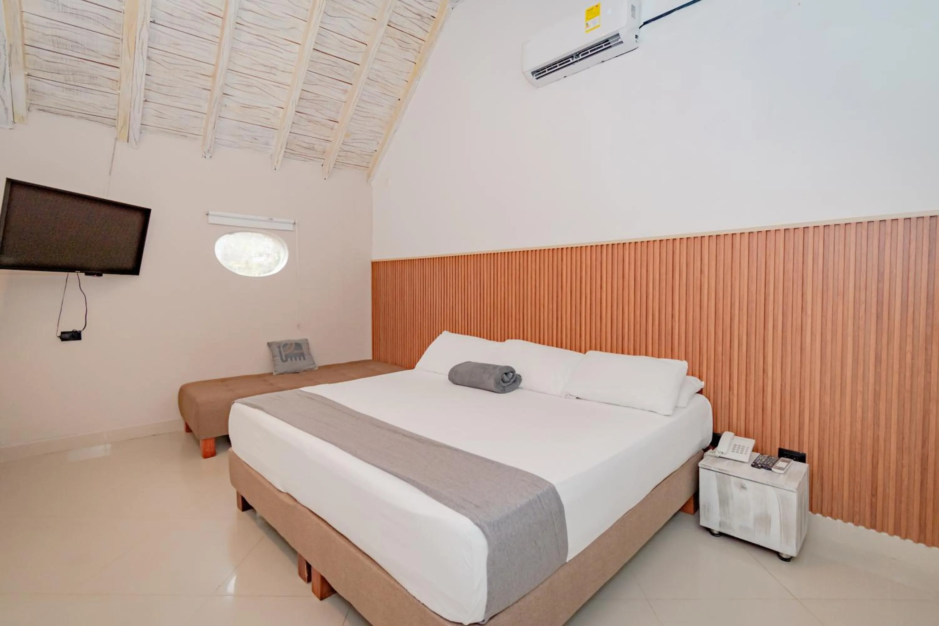 Staff, Bed in Casa Amanzi Cartagena by Bernalo Hotels