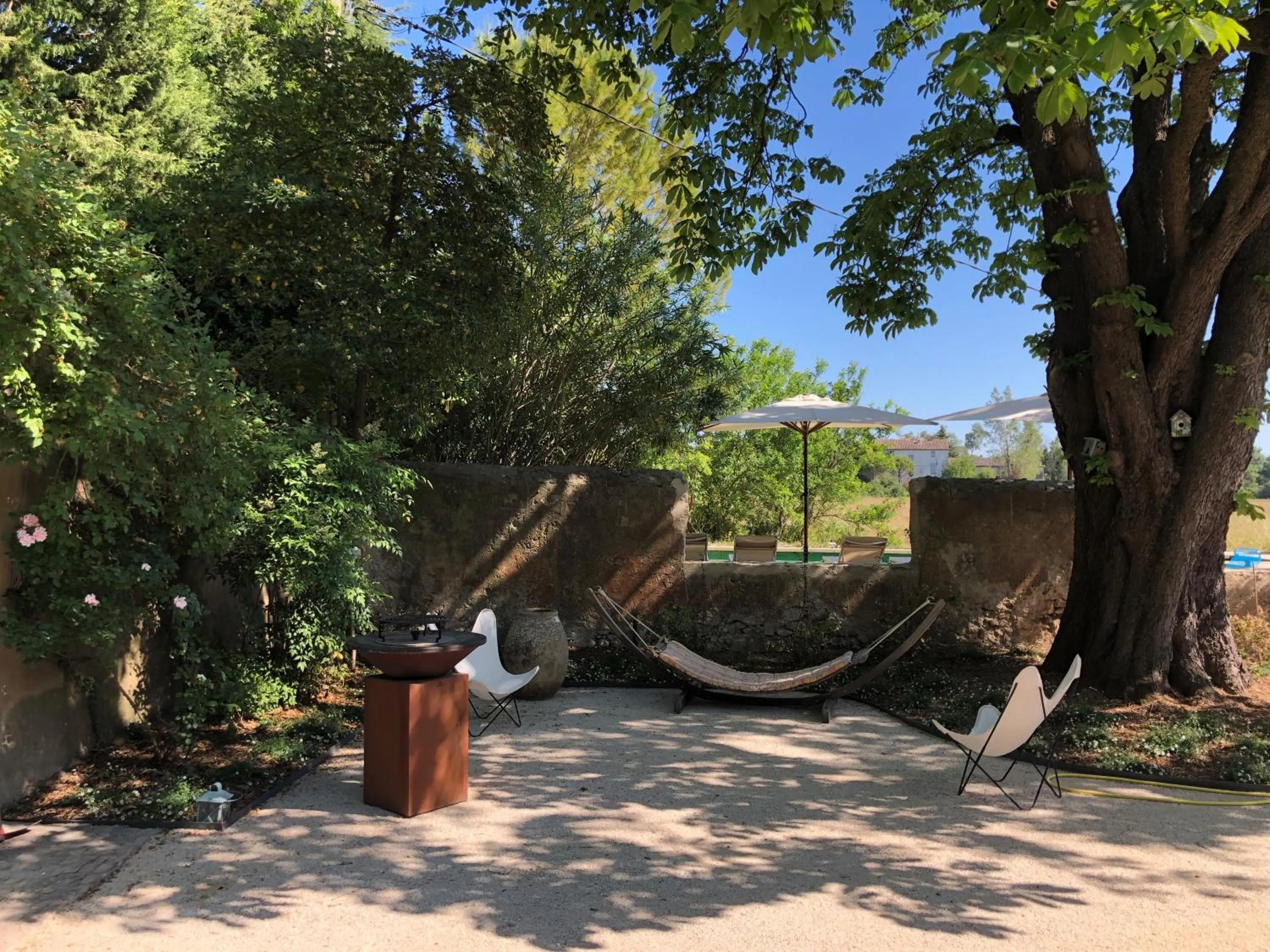 Property building in Le Mas de la Sorgue