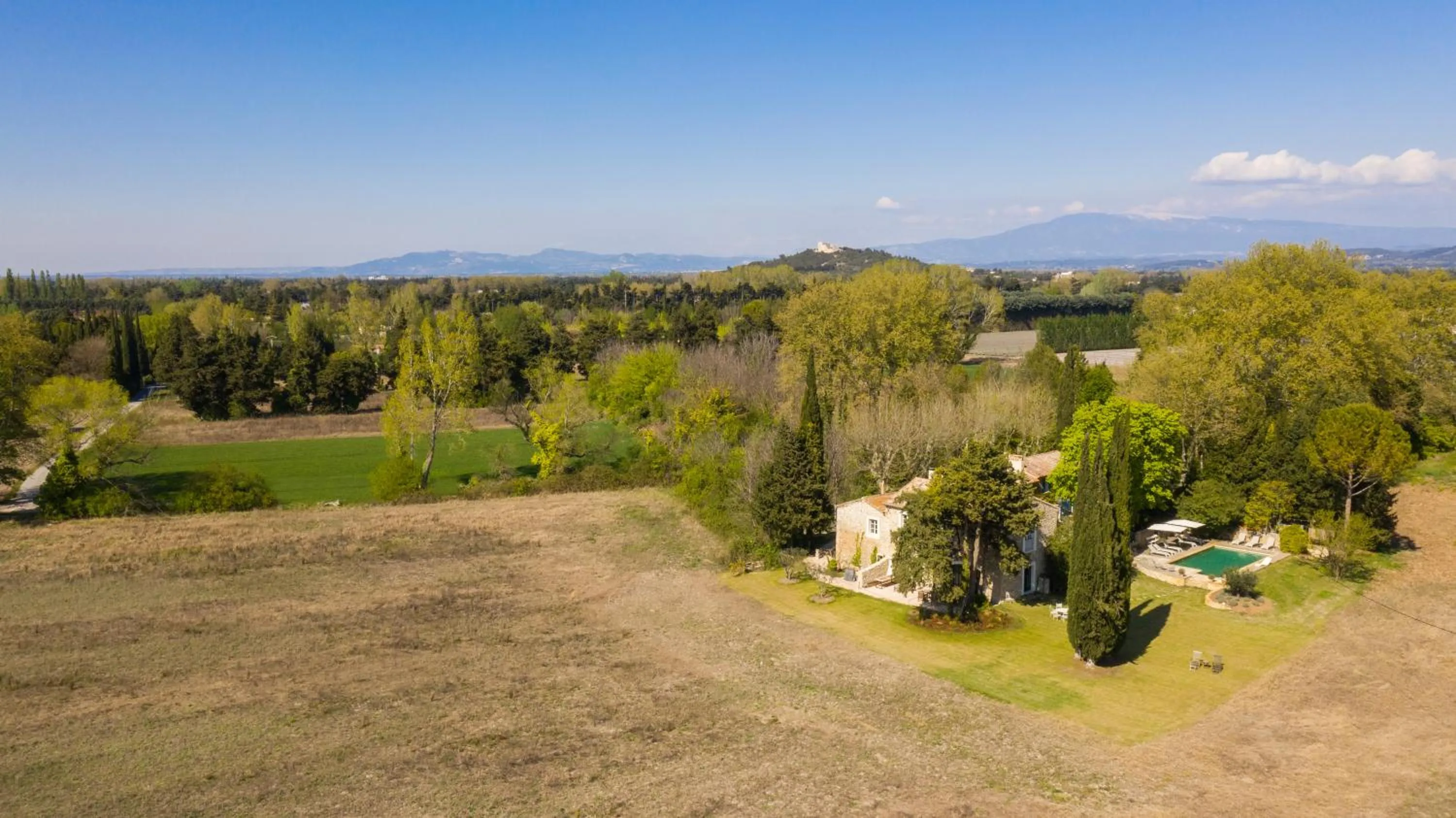 Natural landscape in Le Mas de la Sorgue