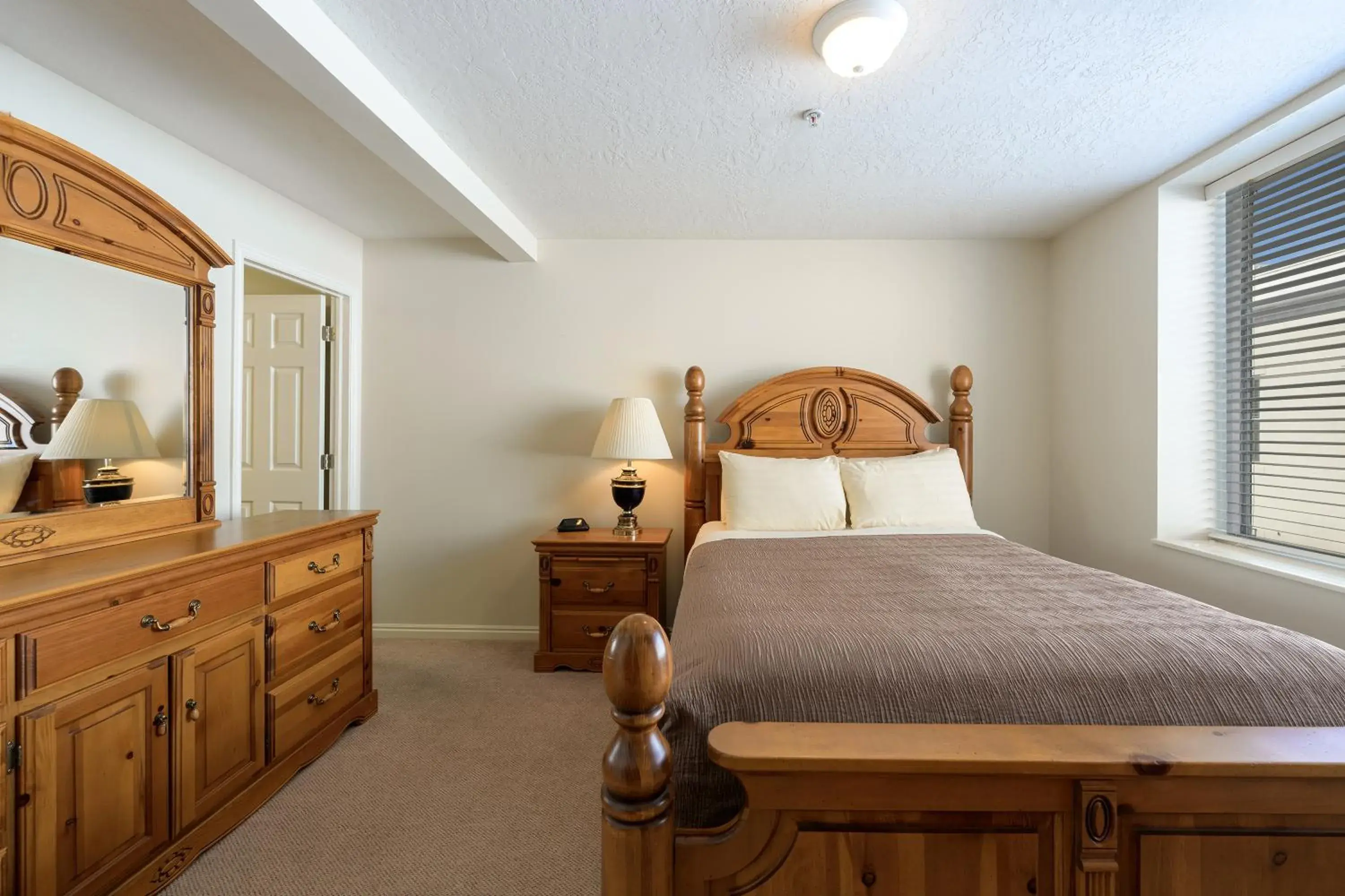 Bedroom, Bed in The Kimball at Temple Square Bedroom, Bed in The Kimball at Temple Square