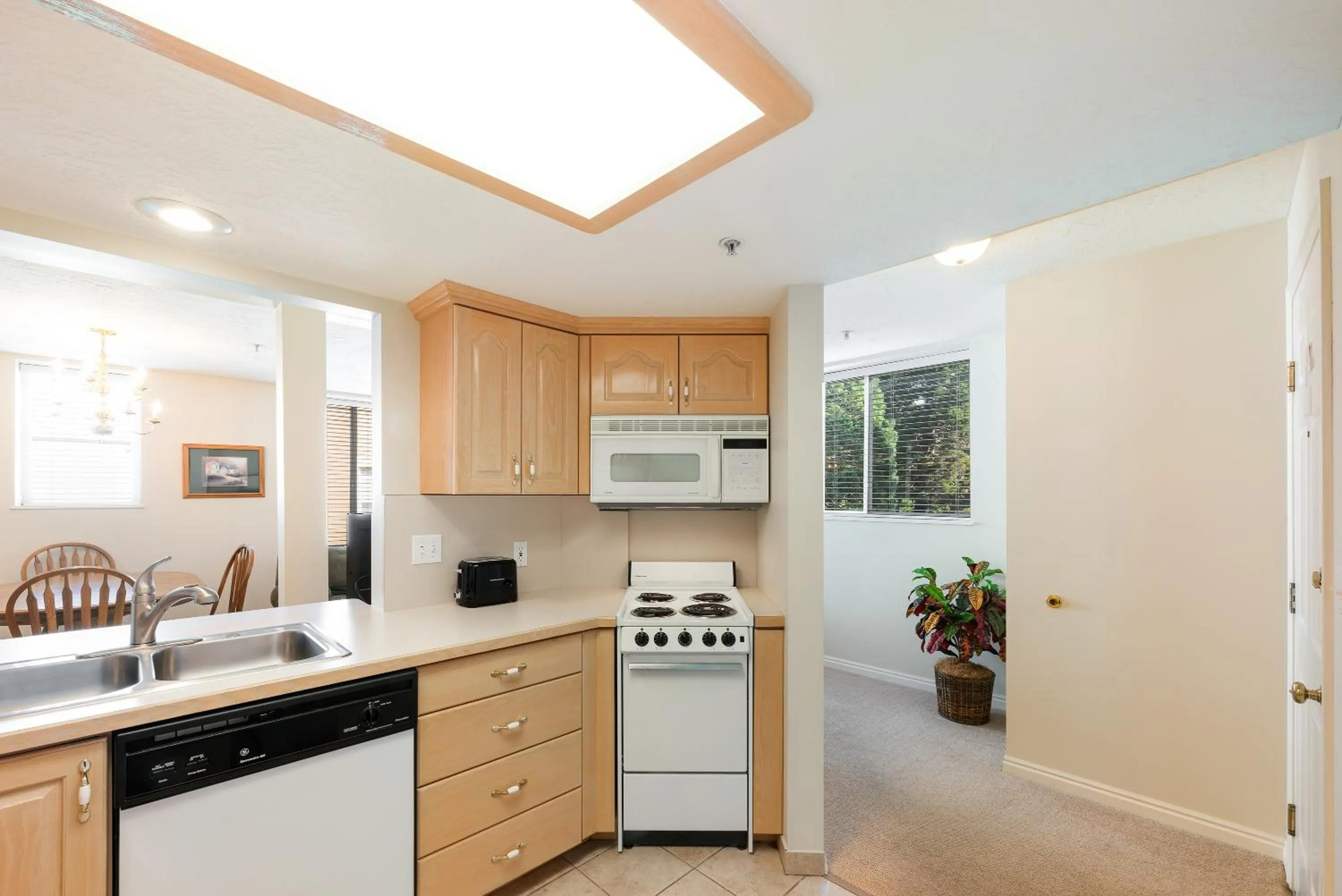 Kitchen or kitchenette in The Kimball at Temple Square