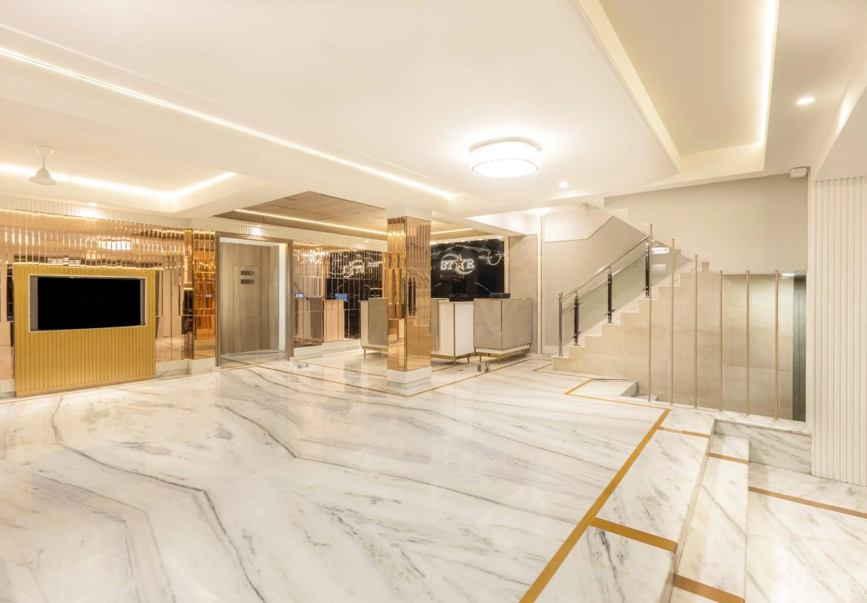 Lobby or reception in Hotel Star By Star Group- Near Delhi Airport