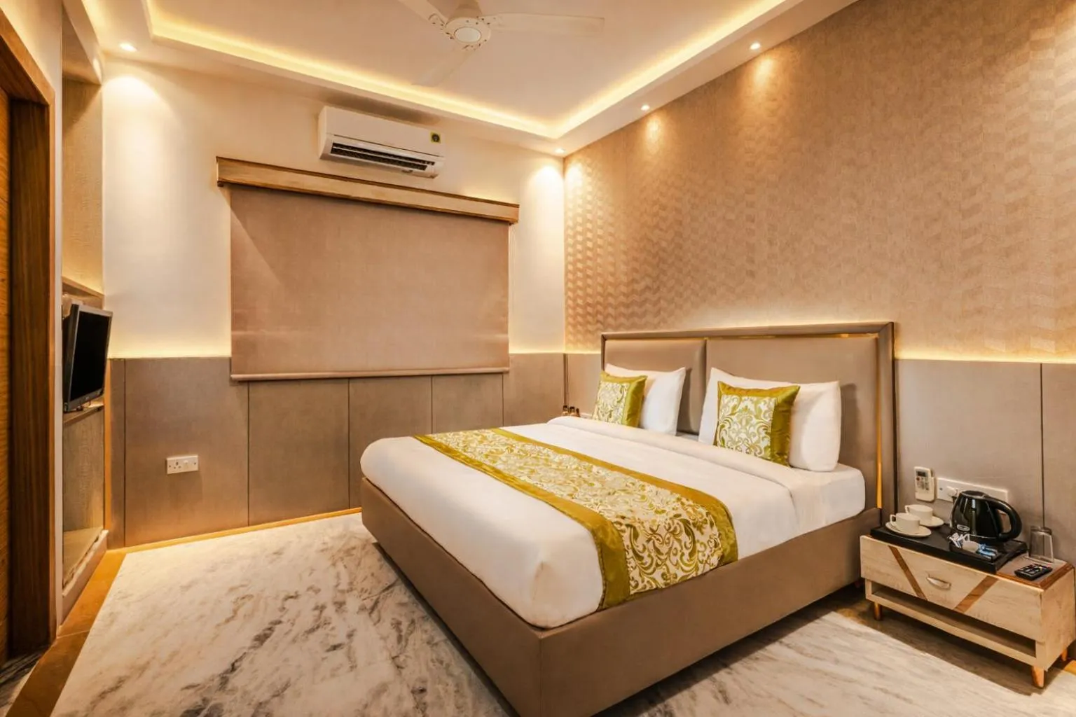 Bed in Hotel Star By Star Group- Near Delhi Airport