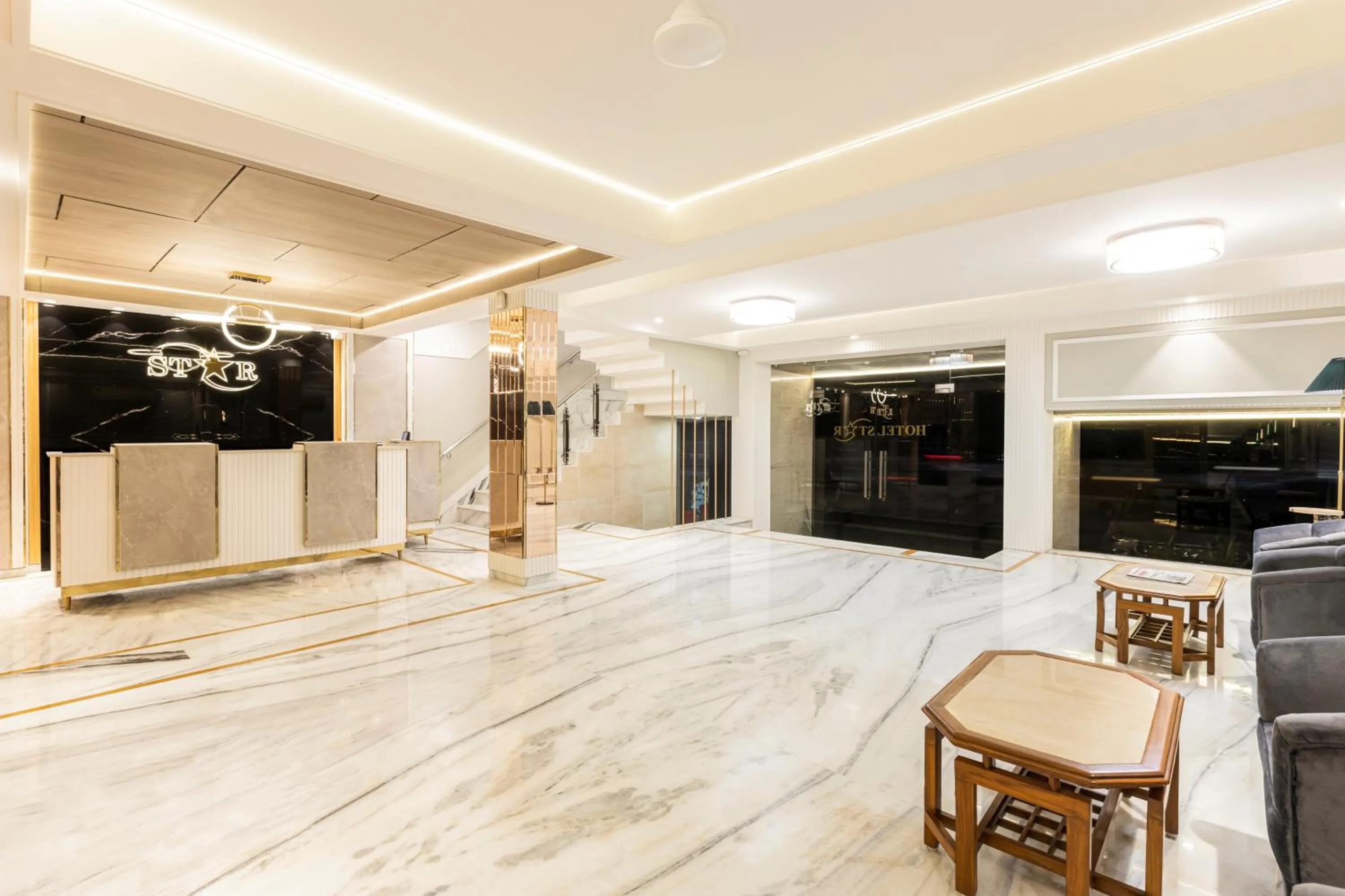 Lobby or reception in Hotel Star By Star Group- Near Delhi Airport