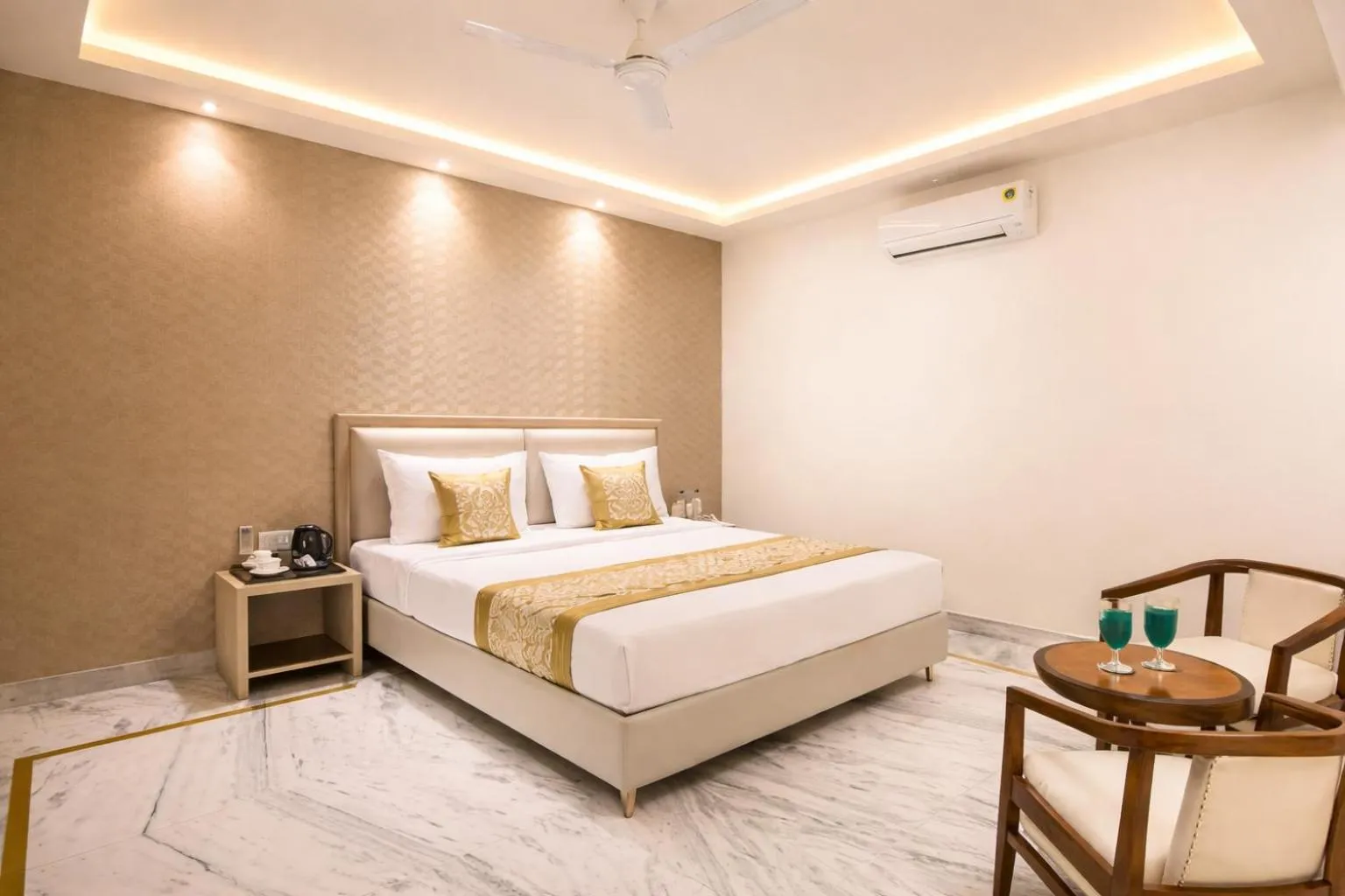 Bed in Hotel Star By Star Group- Near Delhi Airport