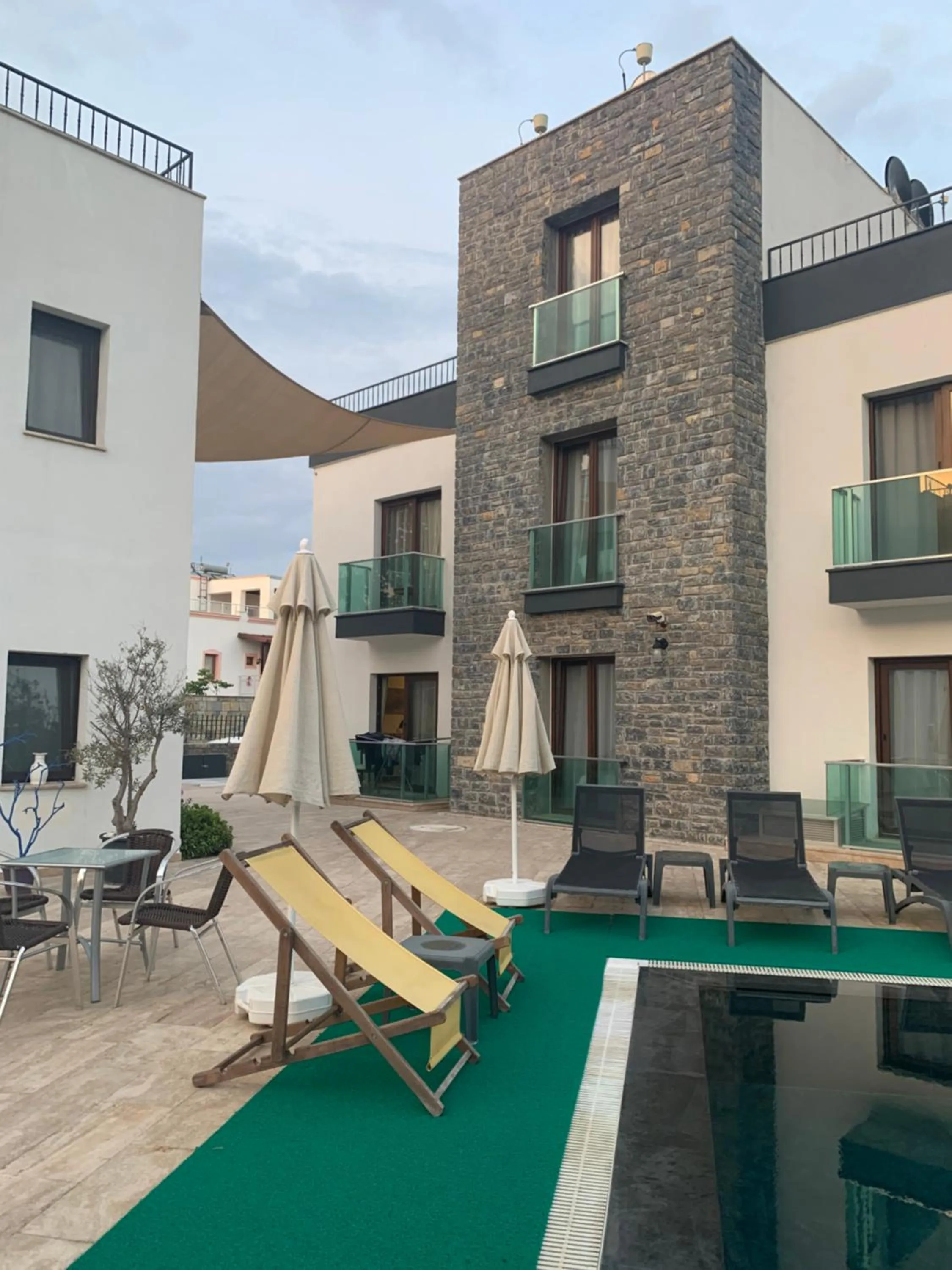 Garden view in Orya Aparts