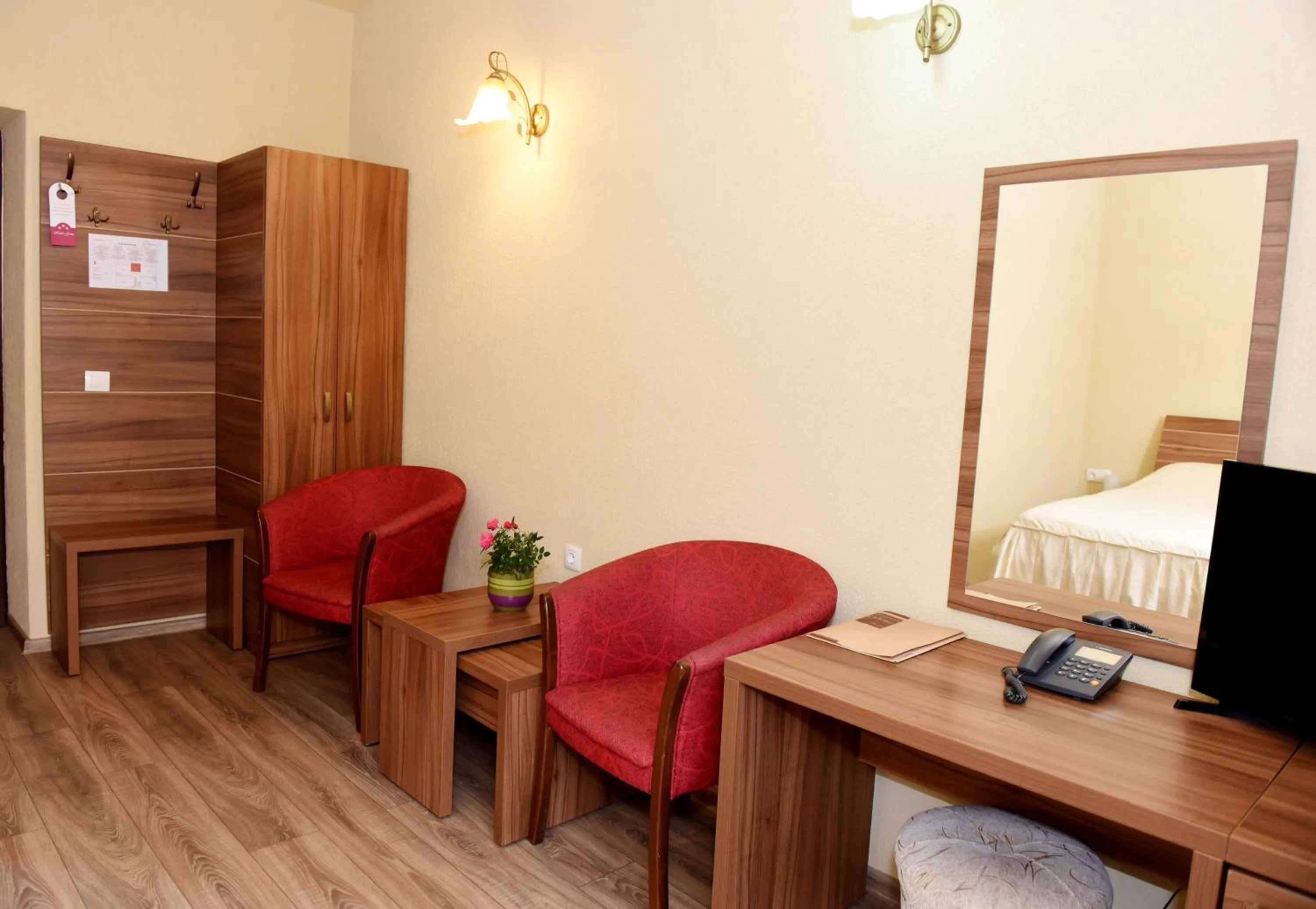 Photo of the whole room in Hotel Gema