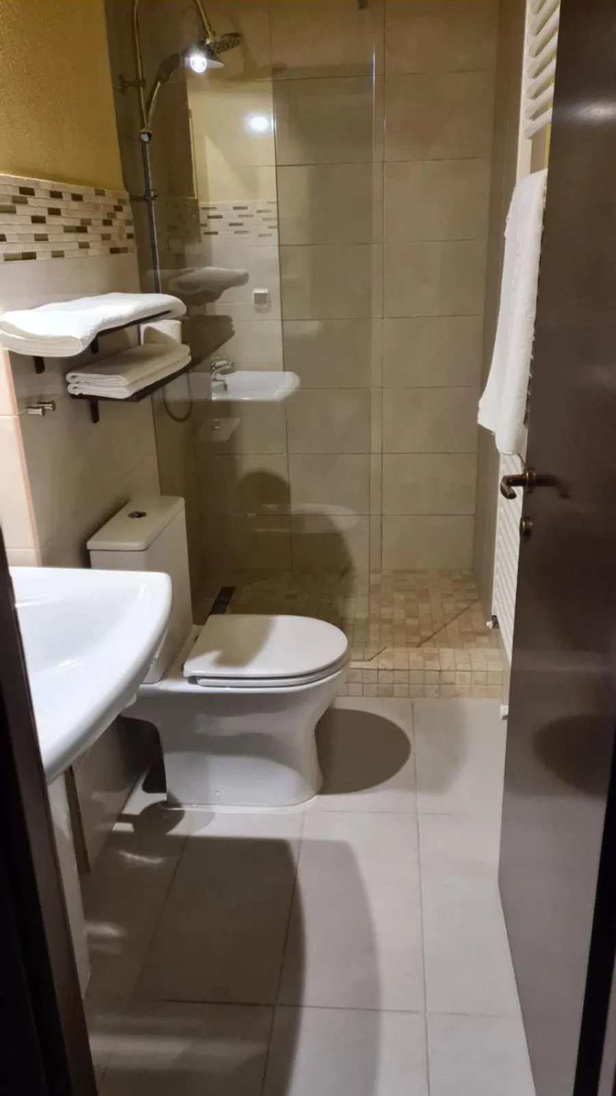 Bathroom in Hotel Gema