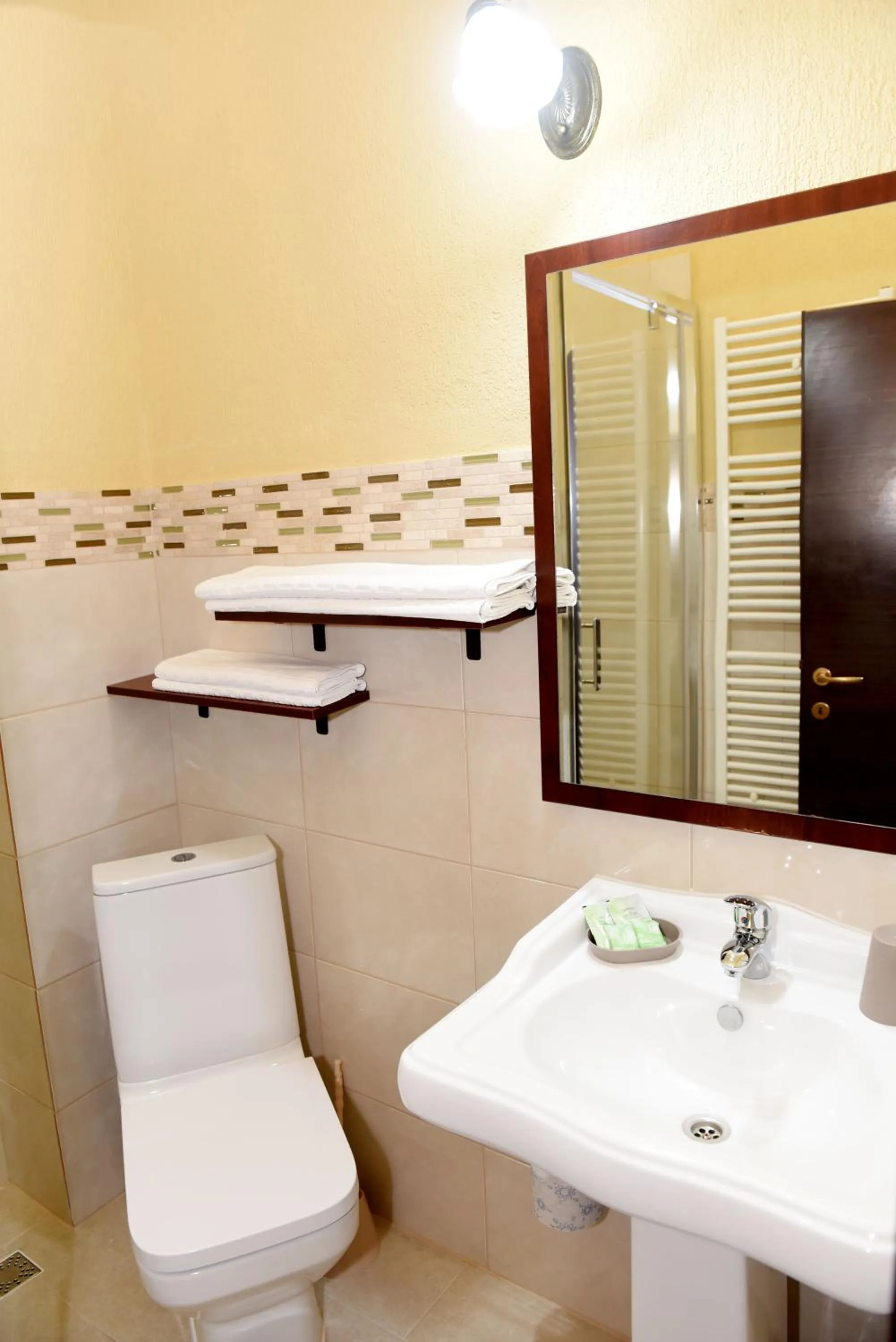 Bathroom in Hotel Gema