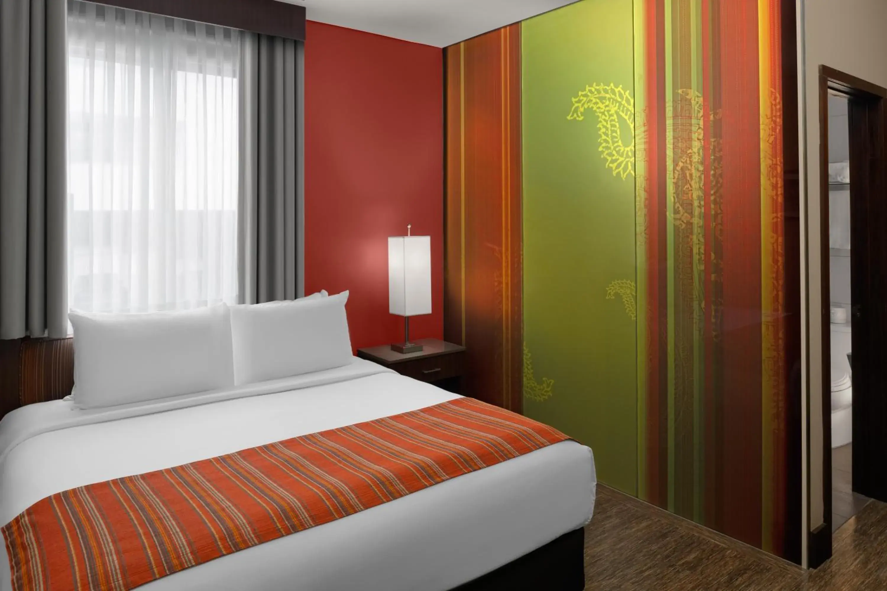 Bed in SIRTAJ – Beverly Hills Bed in SIRTAJ – Beverly Hills