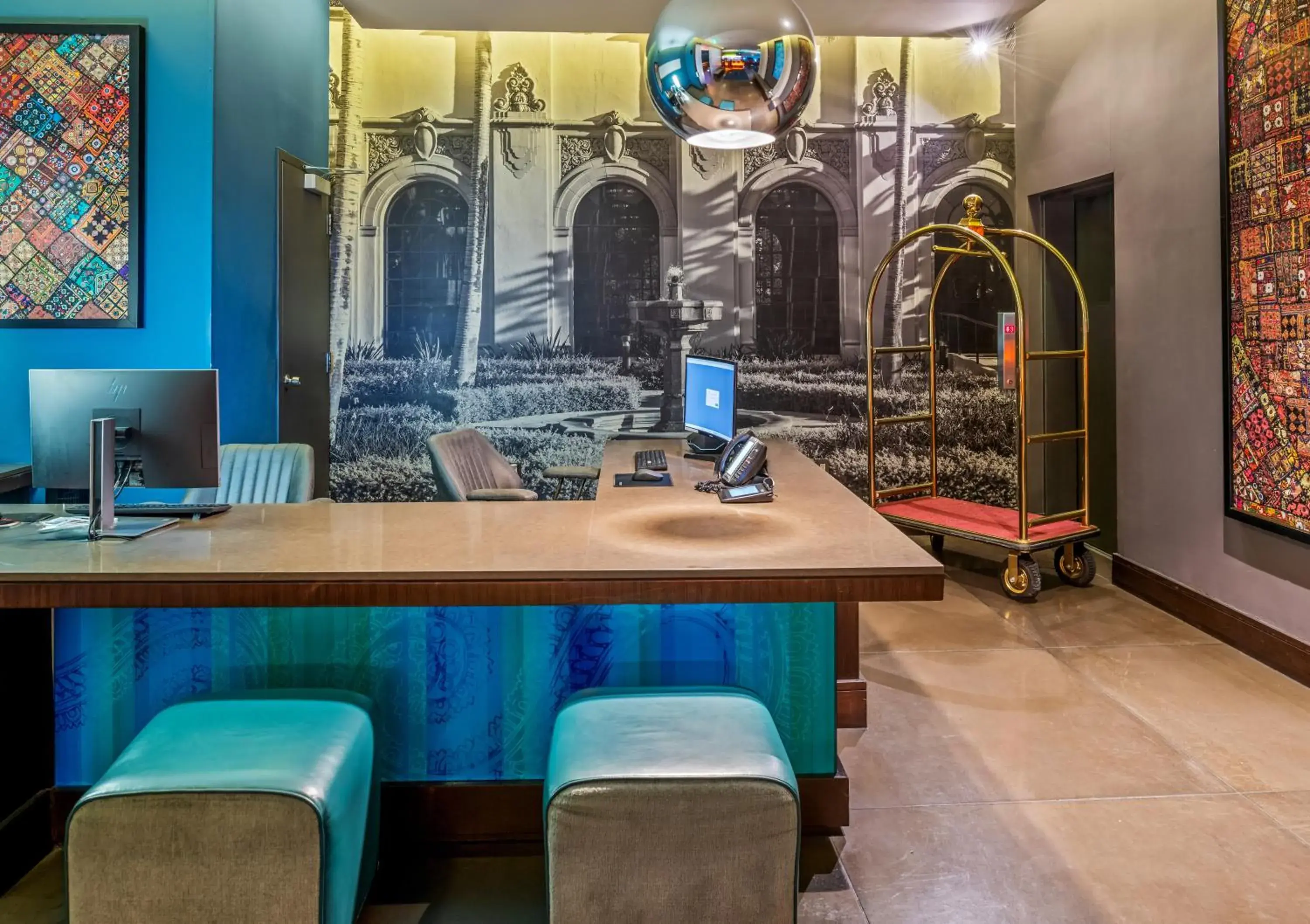 Lobby or reception in SIRTAJ – Beverly Hills Lobby or reception in SIRTAJ – Beverly Hills