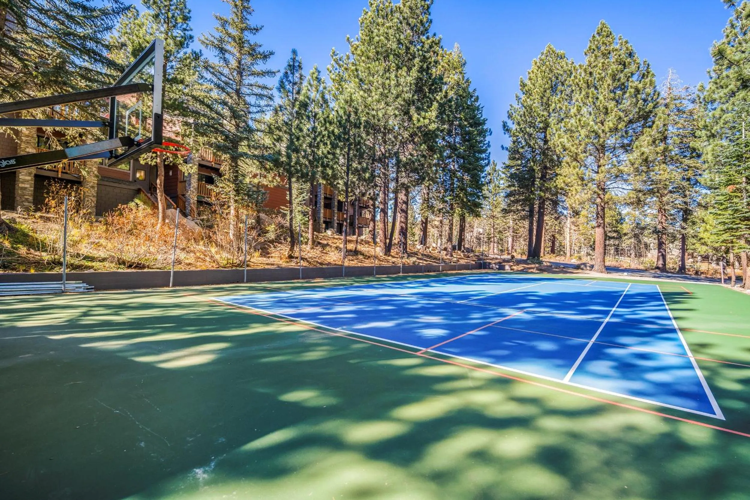 Summit by 101 Great Escapes