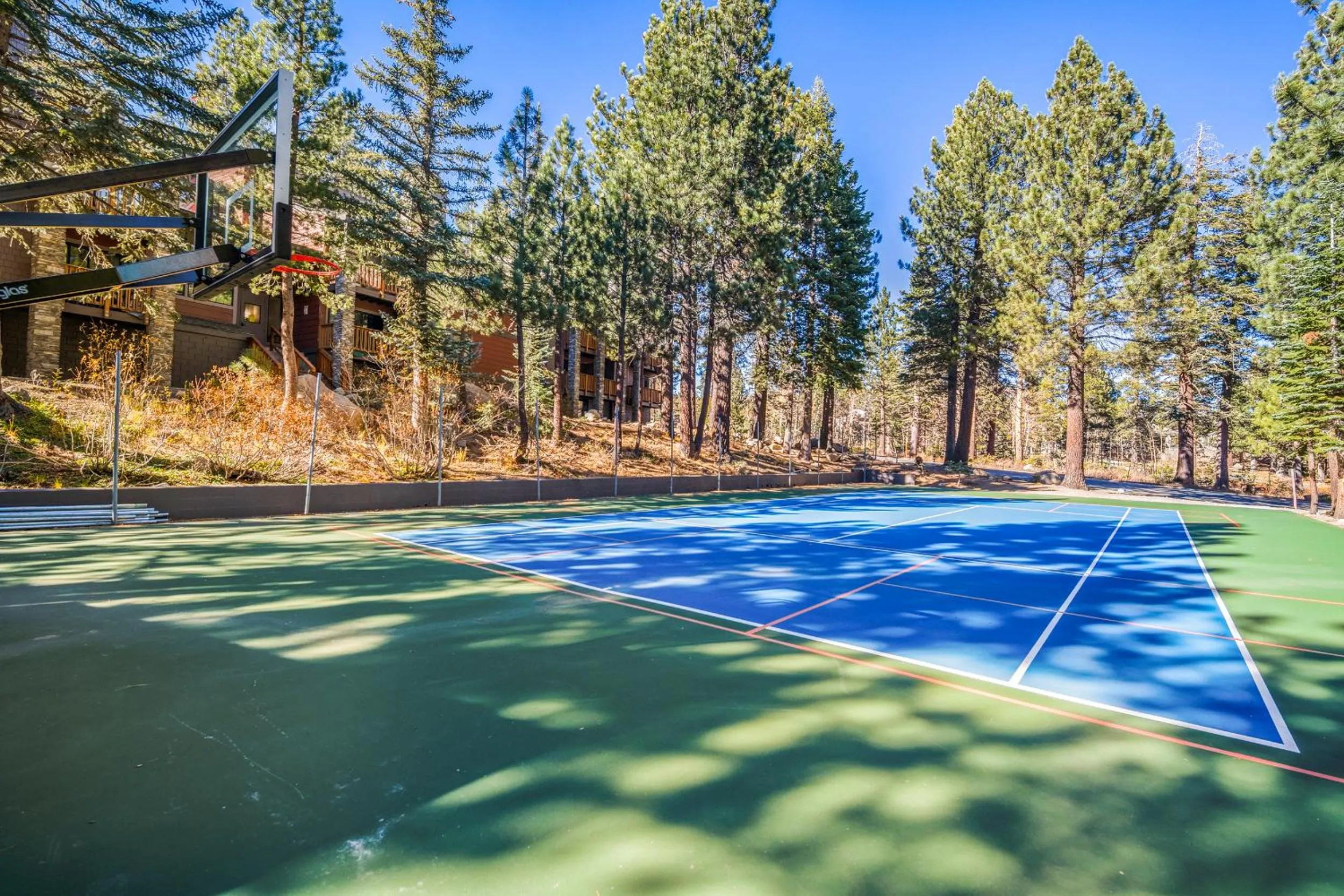 Summit by 101 Great Escapes