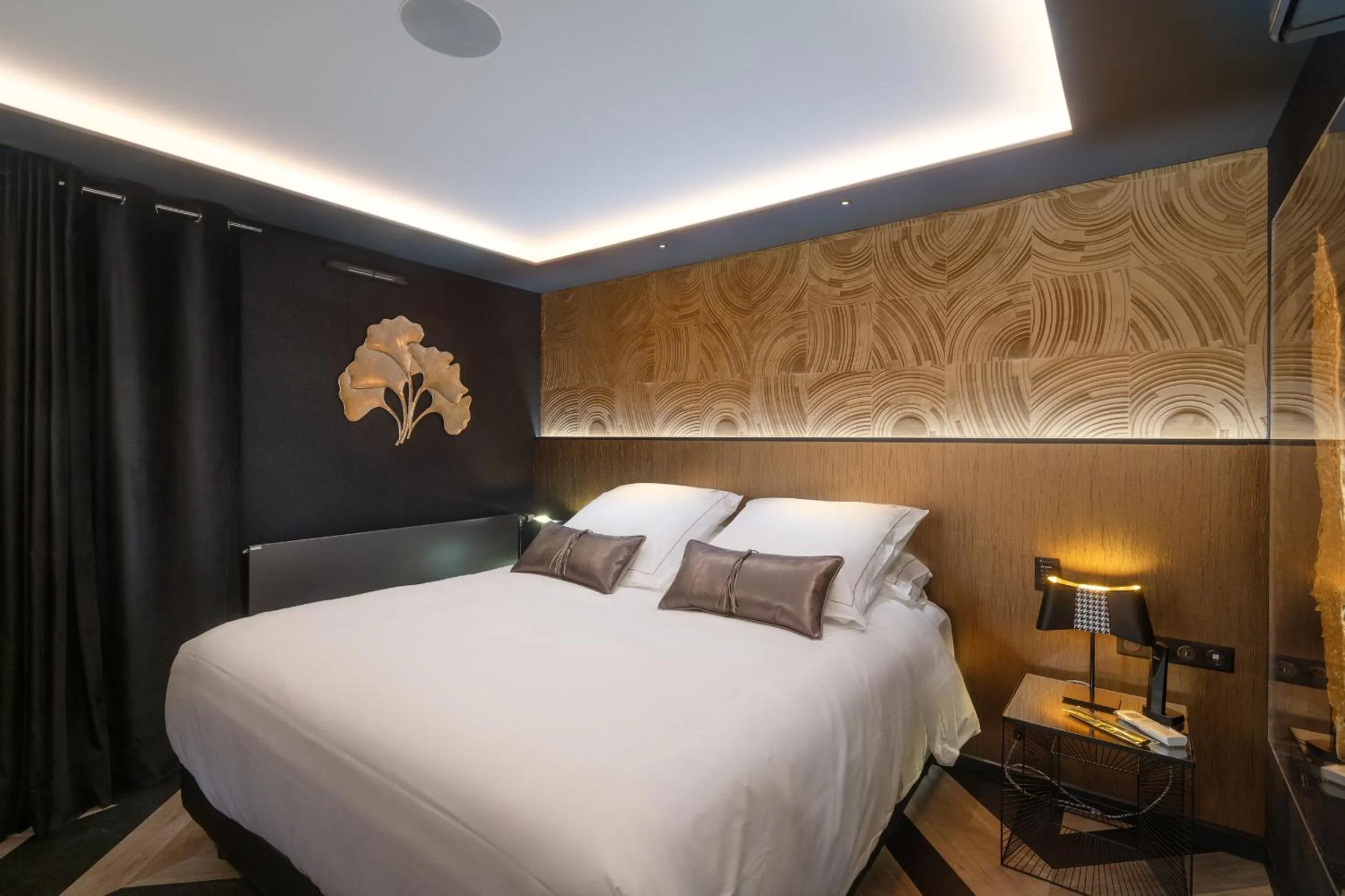 Bed in LA CHENEAUDIÈRE - Hôtel Spa - Relais & Châteaux - Restaurant étoilé