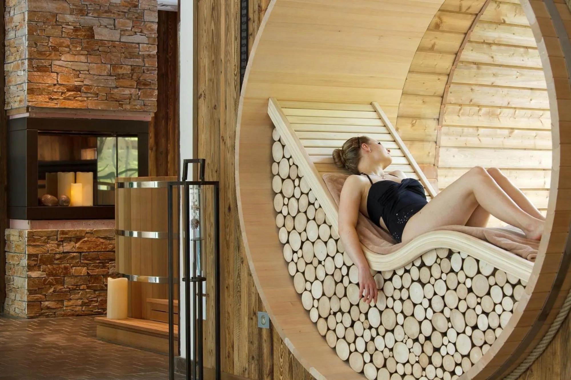 People in LA CHENEAUDIÈRE - Hôtel Spa - Relais & Châteaux - Restaurant étoilé