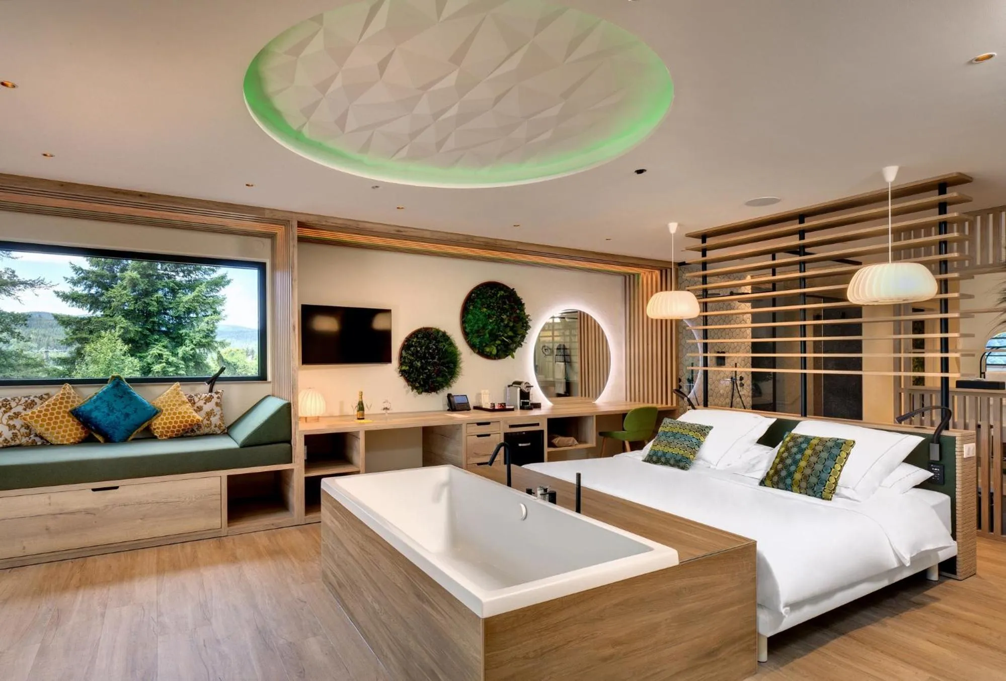 Bed in LA CHENEAUDIÈRE - Hôtel Spa - Relais & Châteaux - Restaurant étoilé