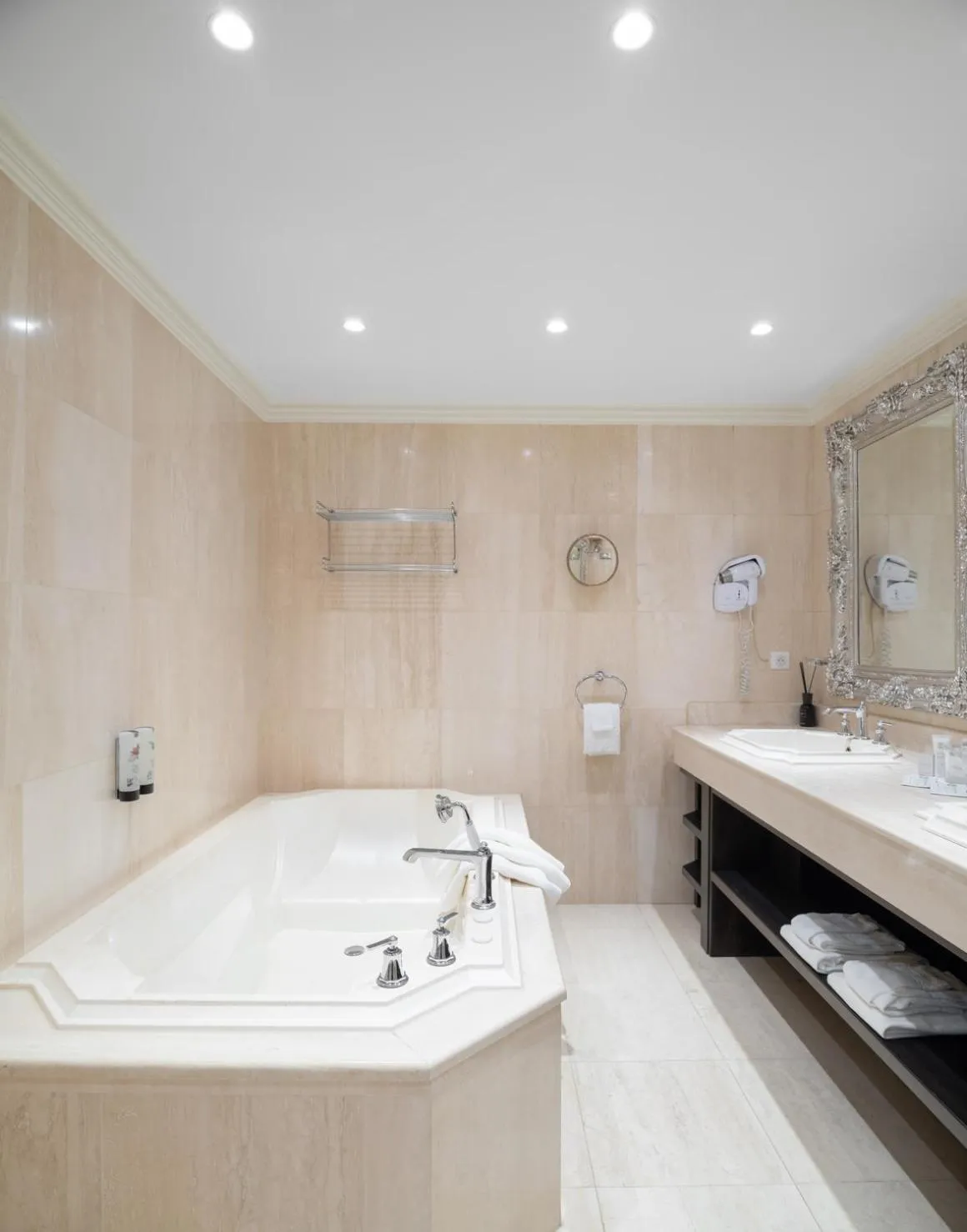 LA CHENEAUDIÈRE - Hôtel Spa - Relais & Châteaux - Restaurant étoilé