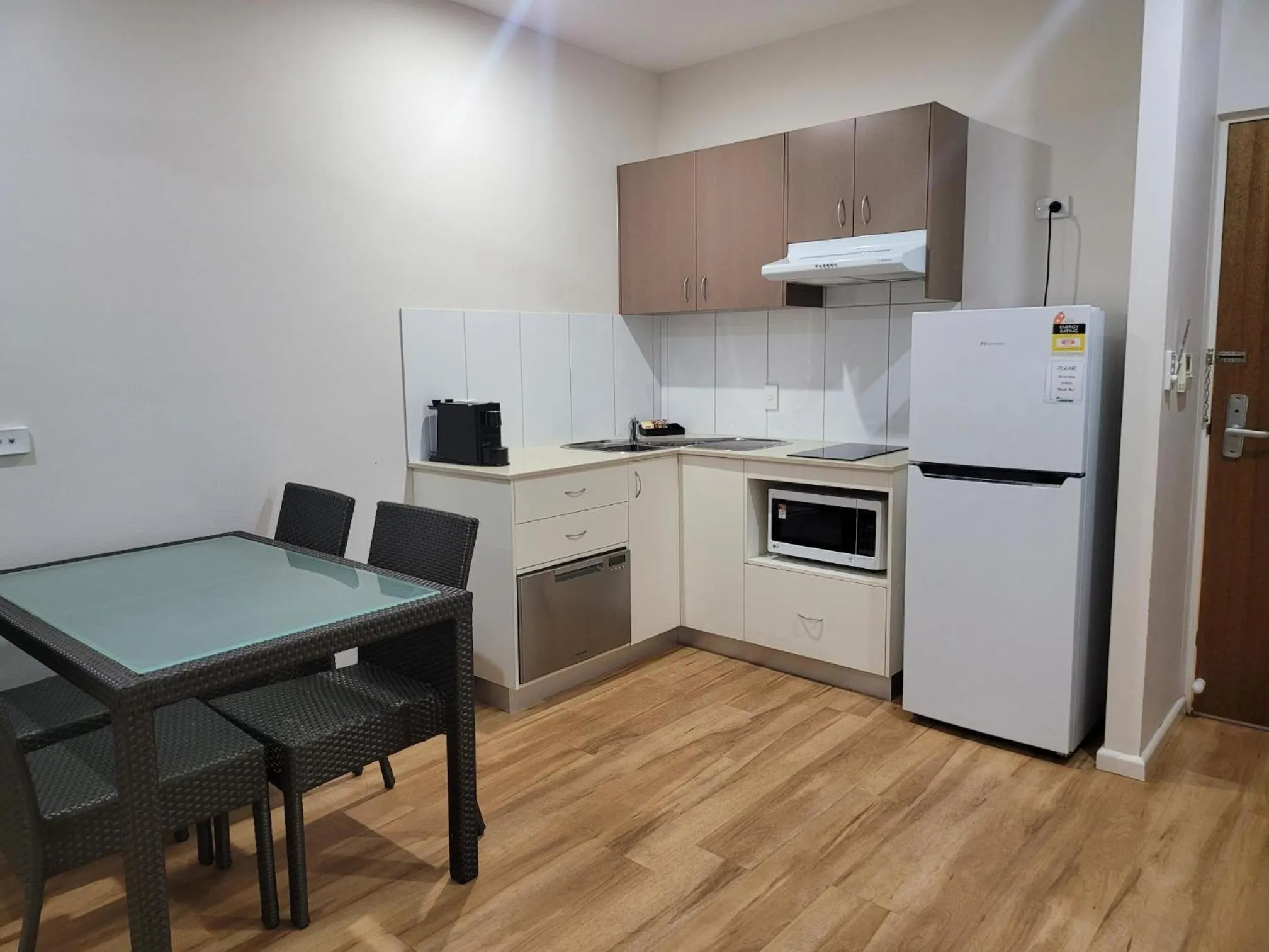 Kitchen or kitchenette in Club Tropical Resort Darwin