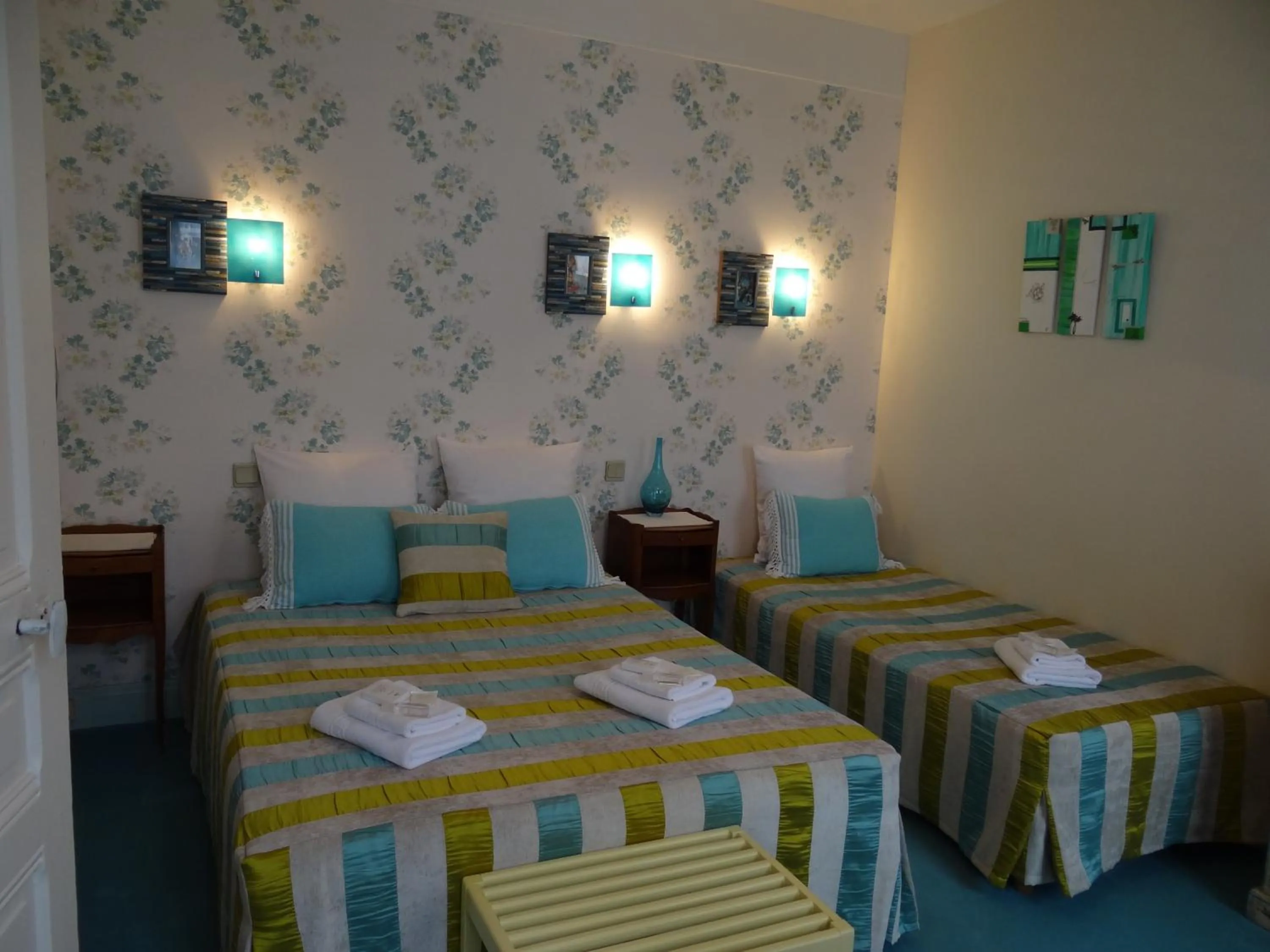 Bedroom, Bed in Hotel California