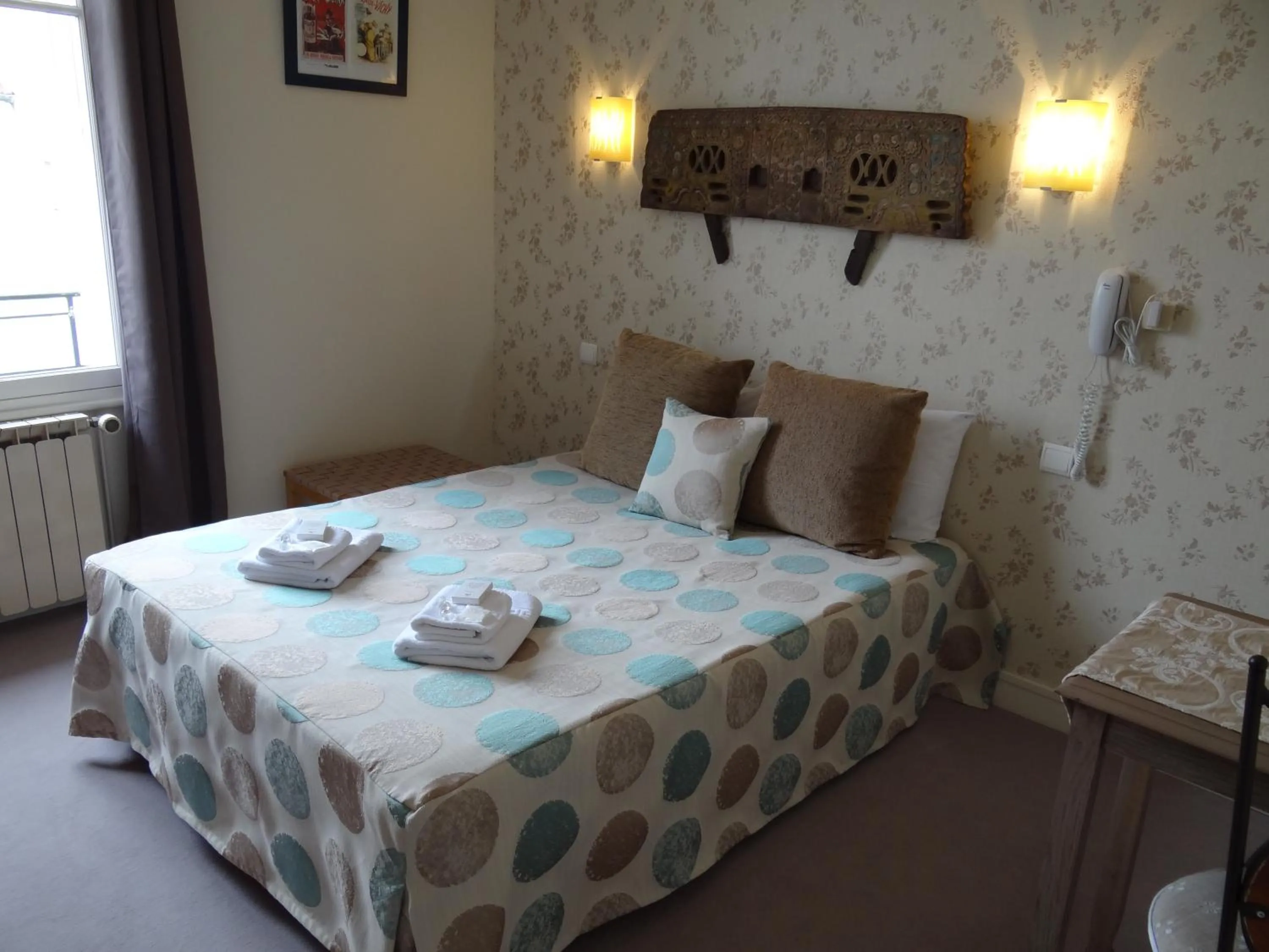 Bedroom, Bed in Hotel California