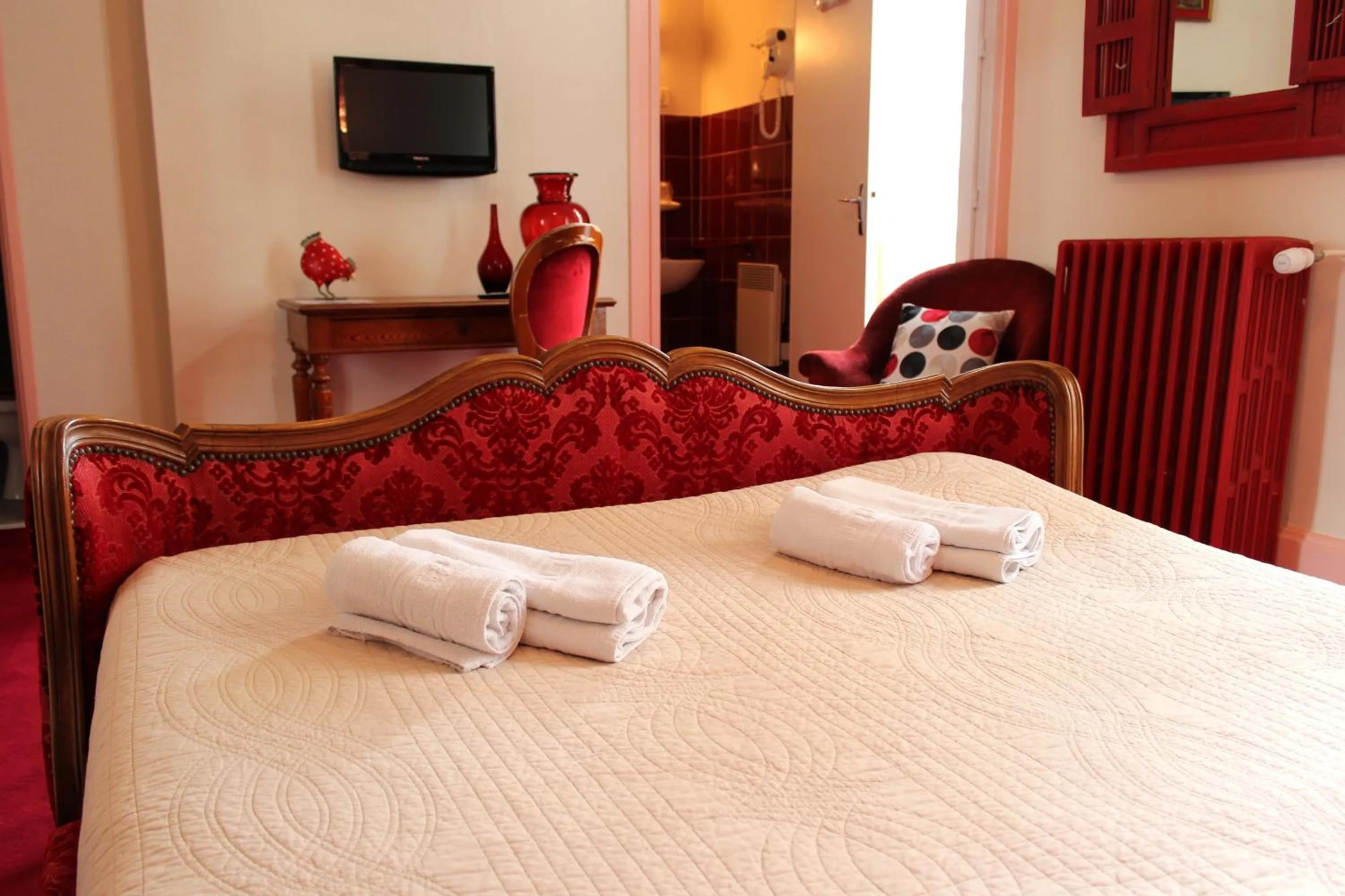 Bedroom, Bed in Hotel California