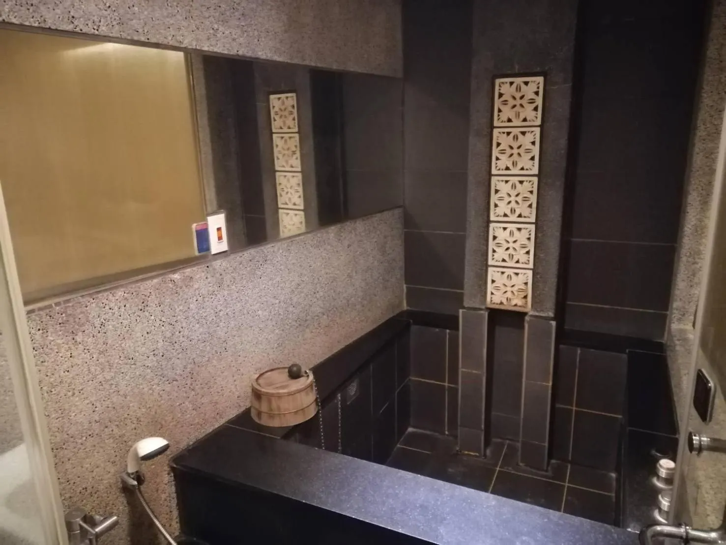 Property building in Shan-Yue Hotspring Hotel