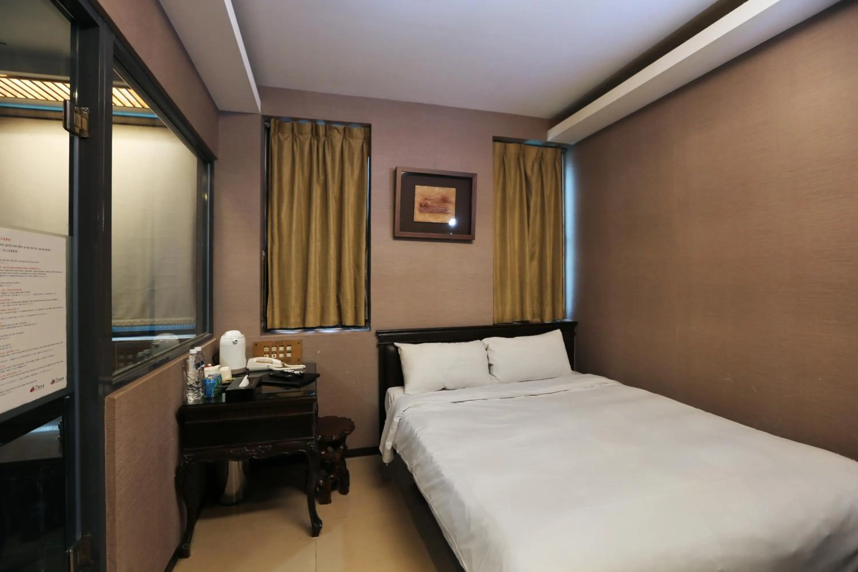 Photo of the whole room, Bed in Shan-Yue Hotspring Hotel