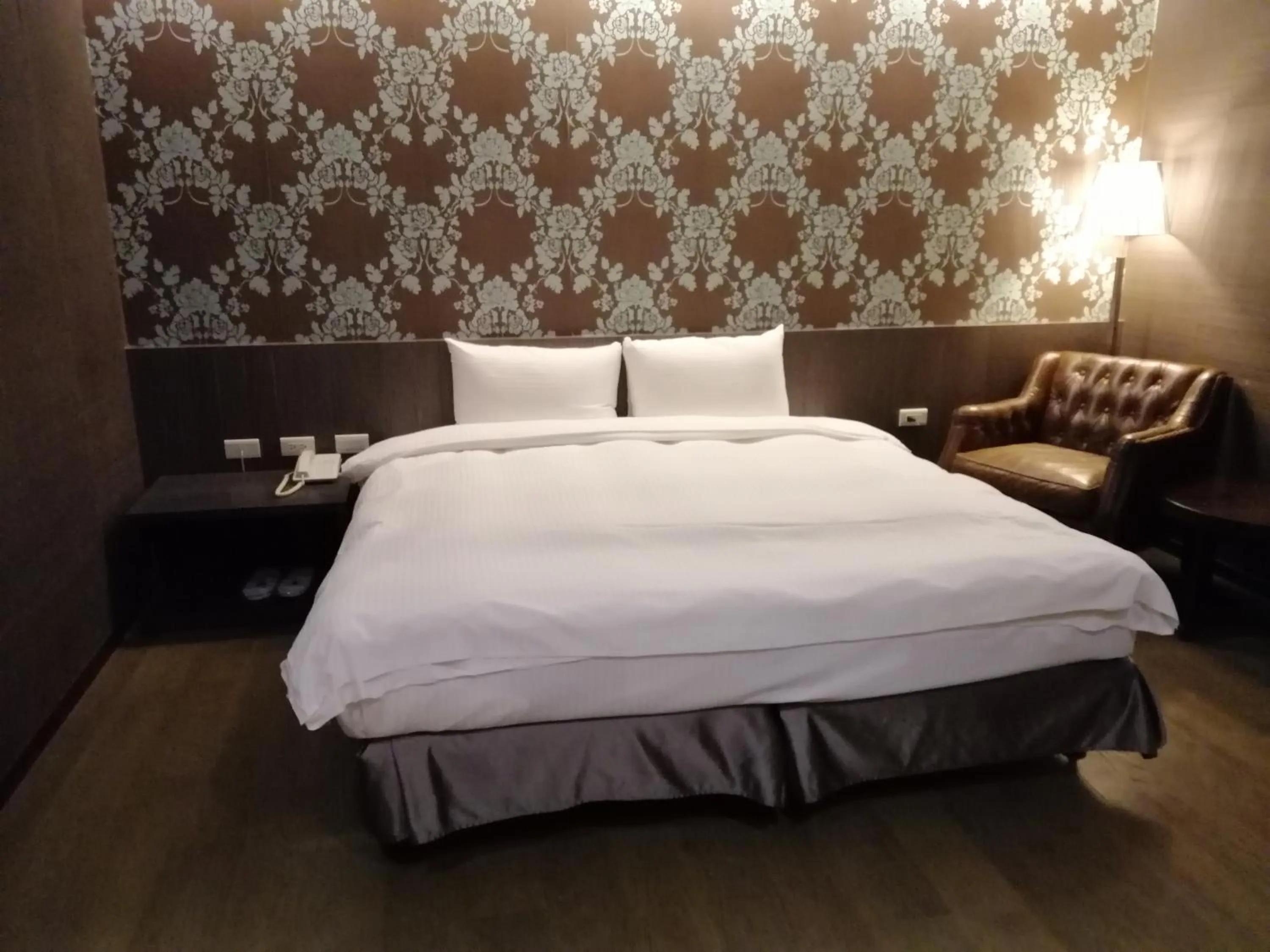 Property building, Bed in Shan-Yue Hotspring Hotel